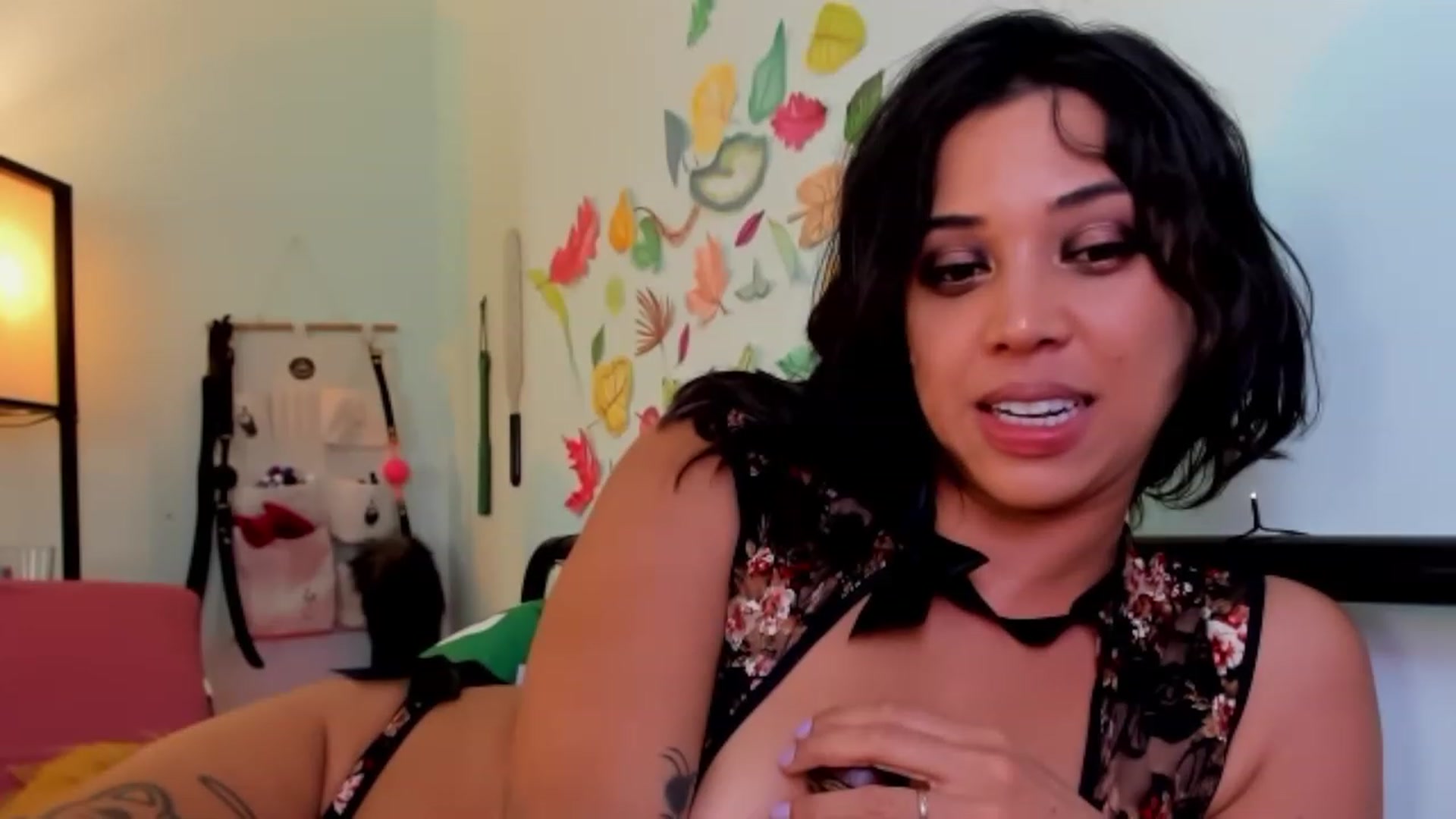 Gallery image thumbnail from KissingHigh's myfreecams stream on, 10/13/2023, 04:43 image 6 of 20