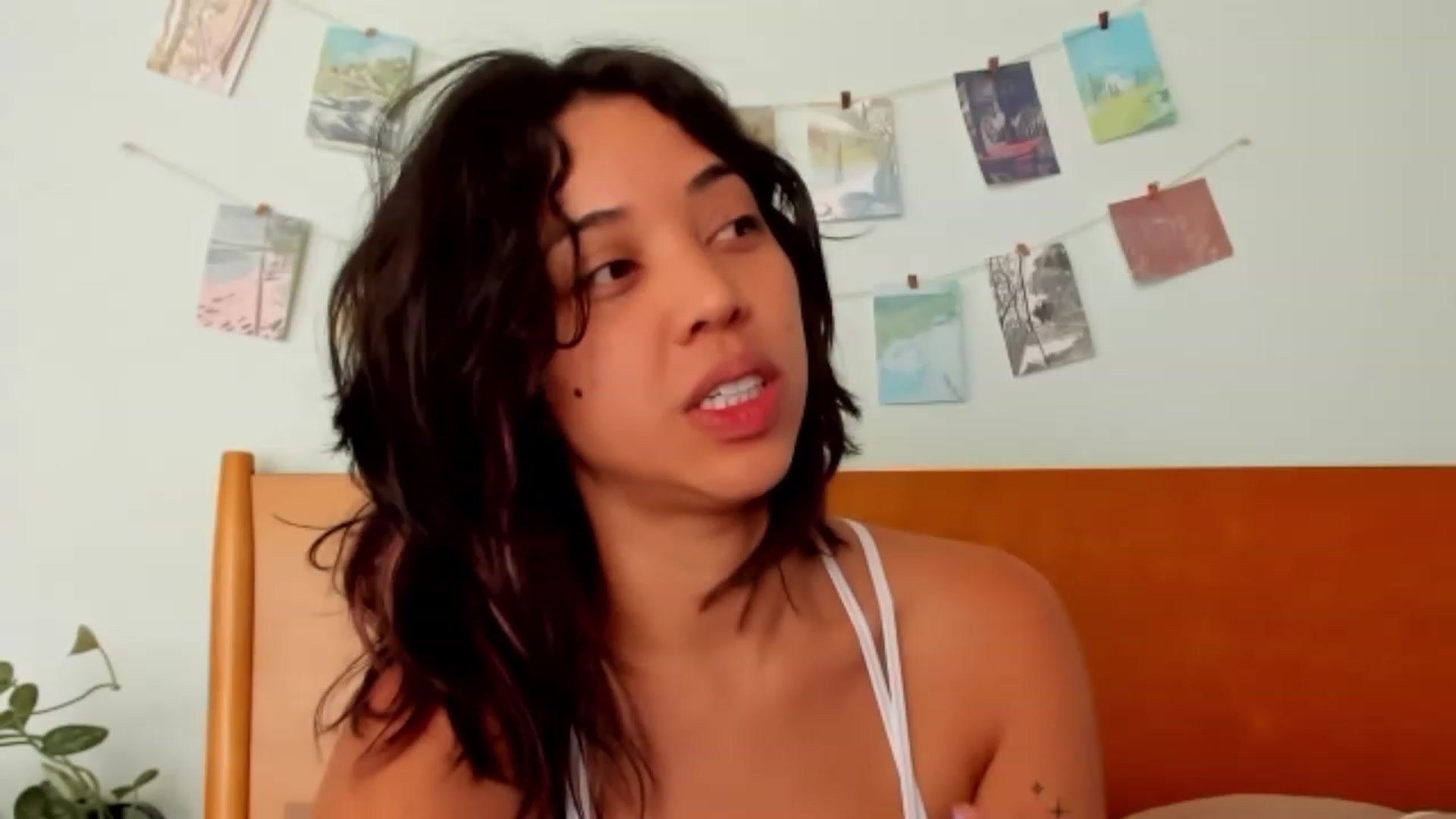Gallery image thumbnail from KissingHigh's myfreecams stream on, 10/15/2023, 17:57 image 12 of 20