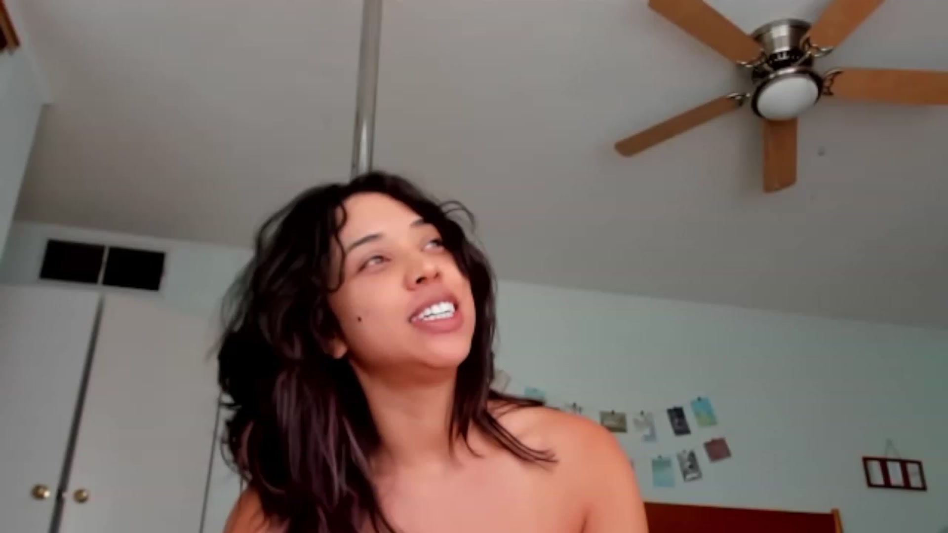 Gallery image thumbnail from KissingHigh's myfreecams stream on, 10/15/2023, 18:45 image 18 of 20