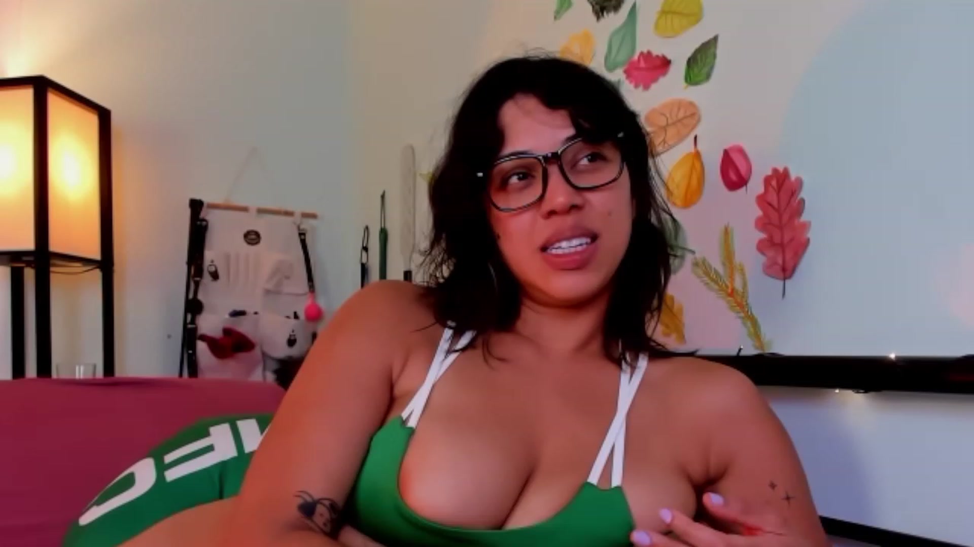Gallery image thumbnail from KissingHigh's myfreecams stream on, 10/17/2023, 04:42 image 16 of 20