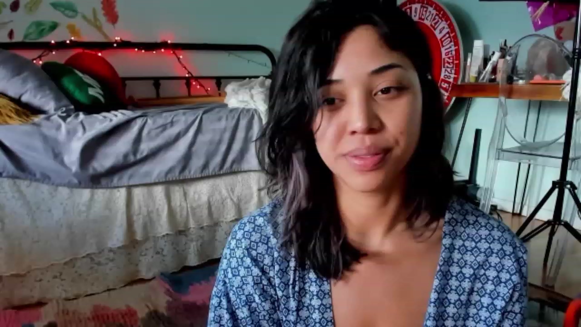 Gallery image thumbnail from KissingHigh's myfreecams stream on, 10/22/2023, 18:01 image 9 of 20