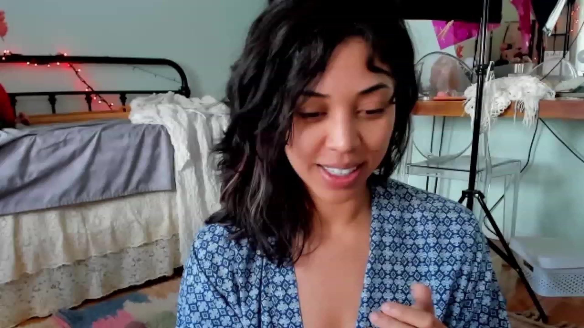 Gallery image thumbnail from KissingHigh's myfreecams stream on, 10/22/2023, 18:01 image 17 of 20