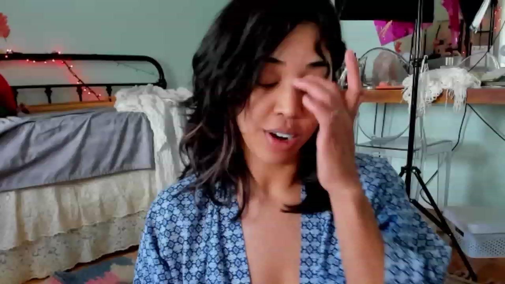 Gallery image thumbnail from KissingHigh's myfreecams stream on, 10/22/2023, 18:01 image 20 of 20