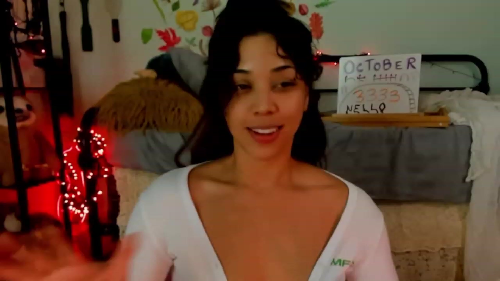 Gallery image thumbnail from KissingHigh's myfreecams stream on, 10/27/2023, 07:15 image 5 of 20