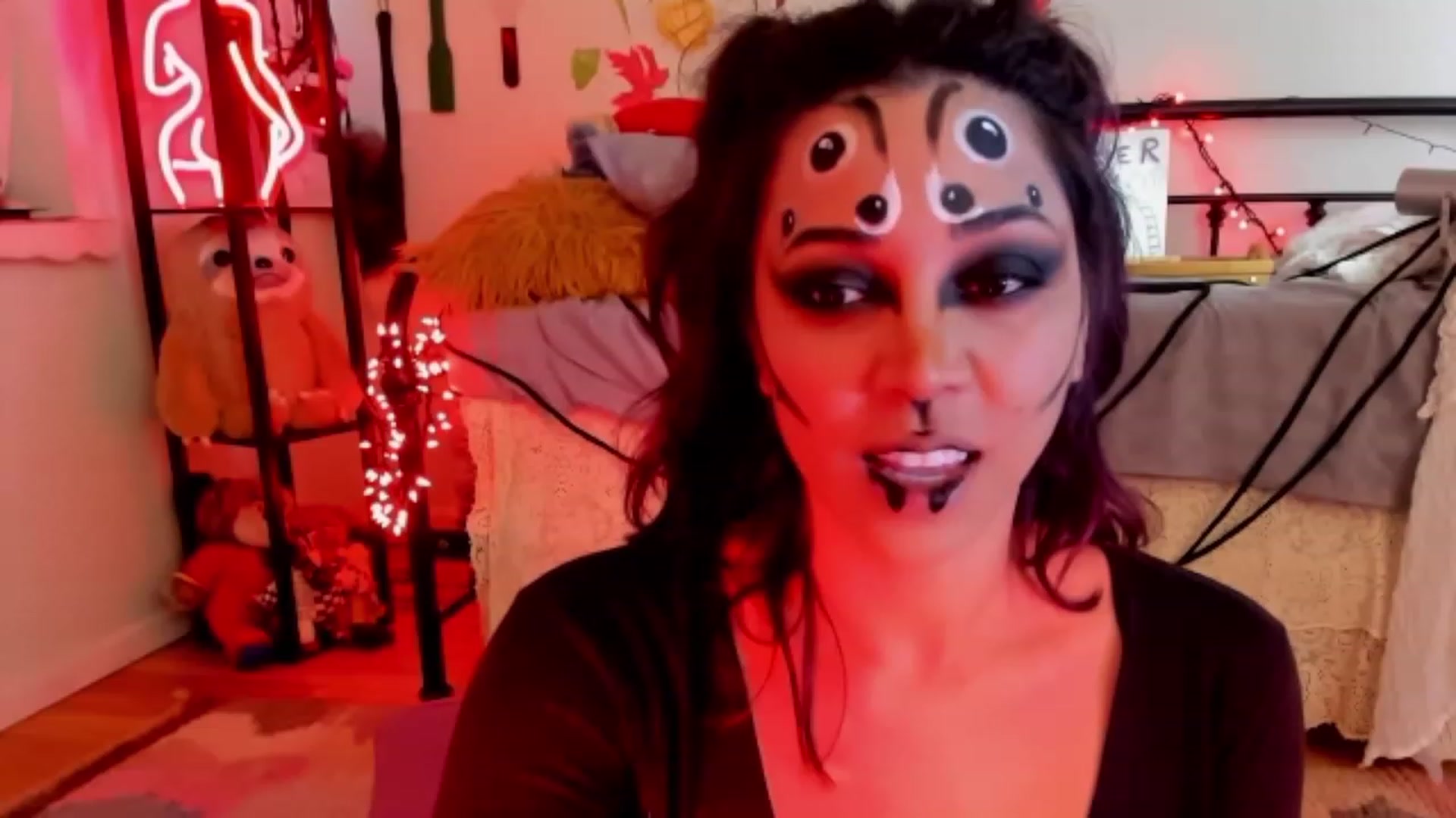 Gallery image thumbnail from KissingHigh's myfreecams stream on, 10/29/2023, 03:45 image 13 of 20