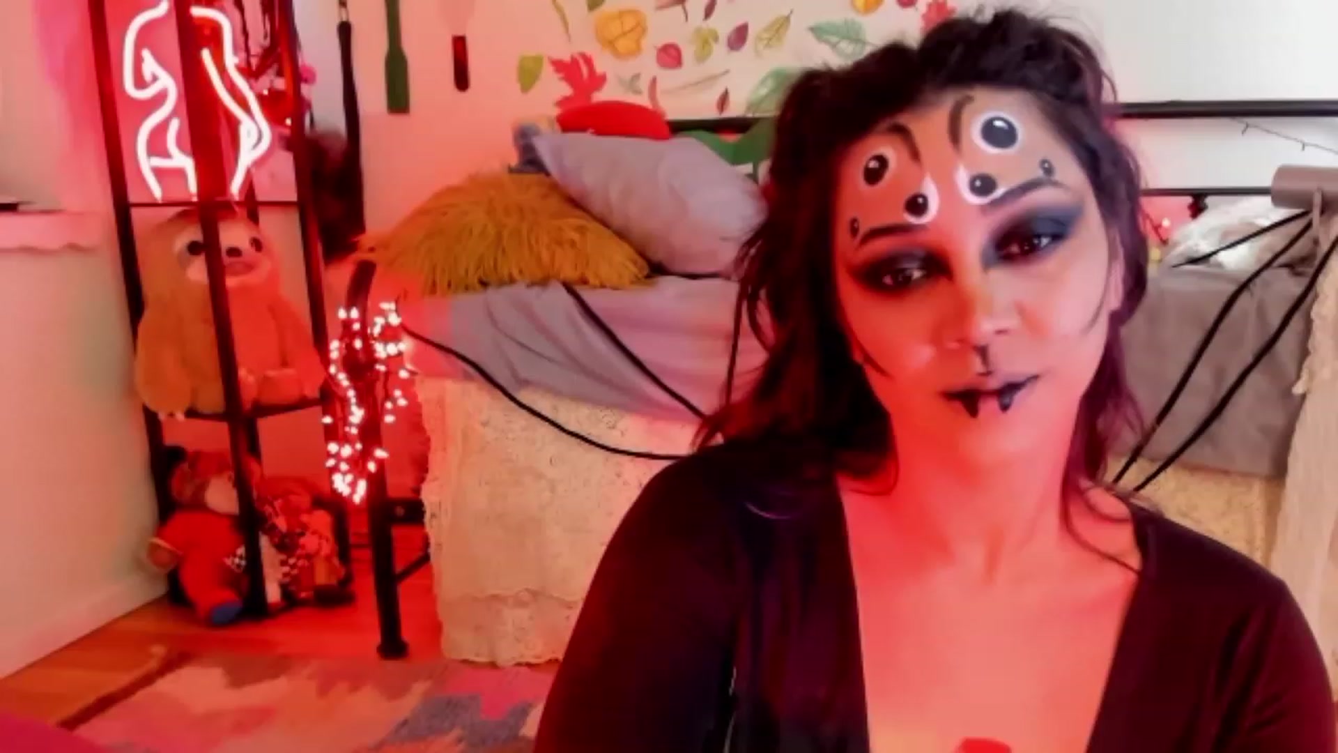 Gallery image thumbnail from KissingHigh's myfreecams stream on, 10/29/2023, 03:45 image 9 of 20