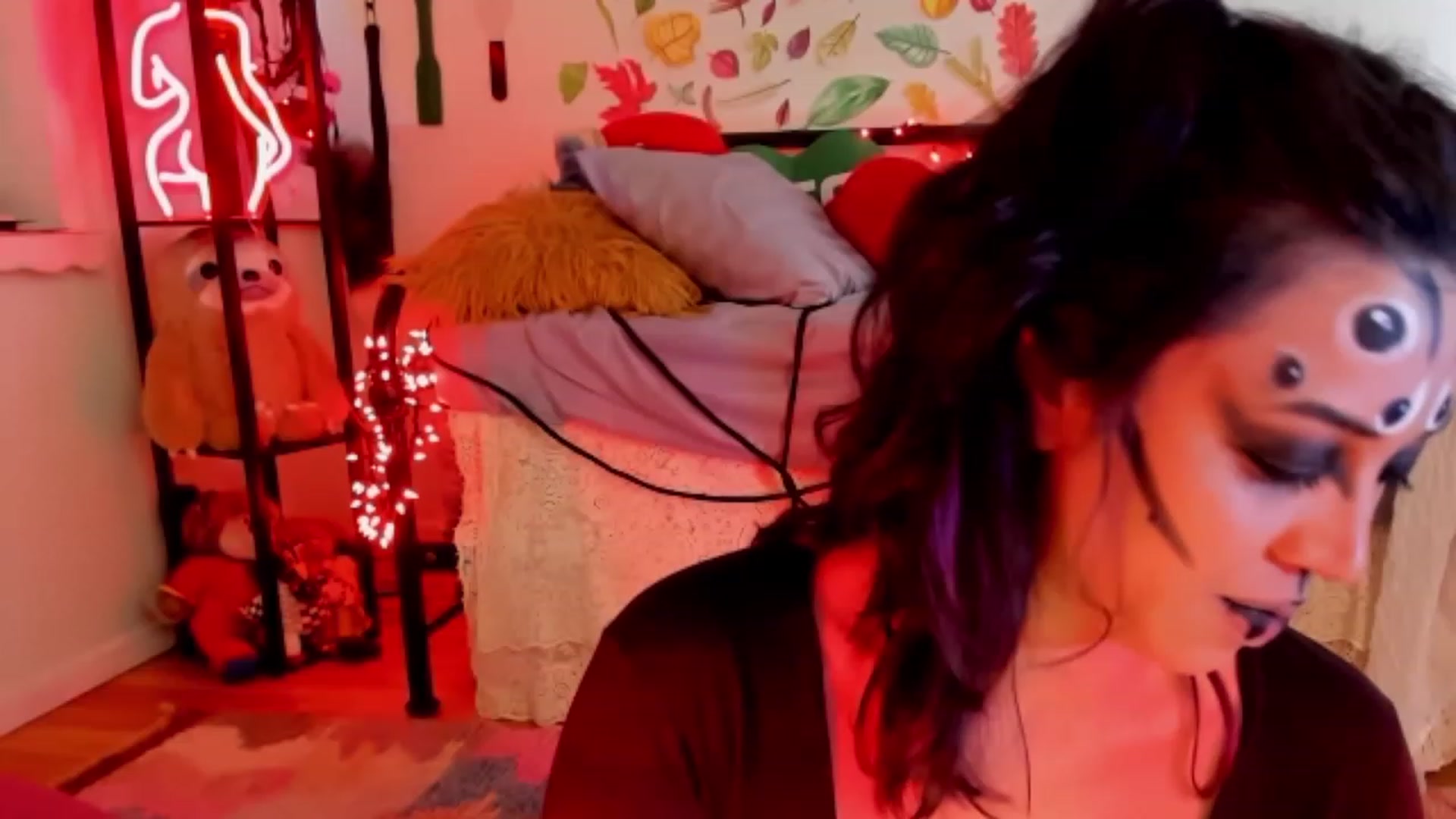 Gallery image thumbnail from KissingHigh's myfreecams stream on, 10/29/2023, 03:45 image 4 of 20