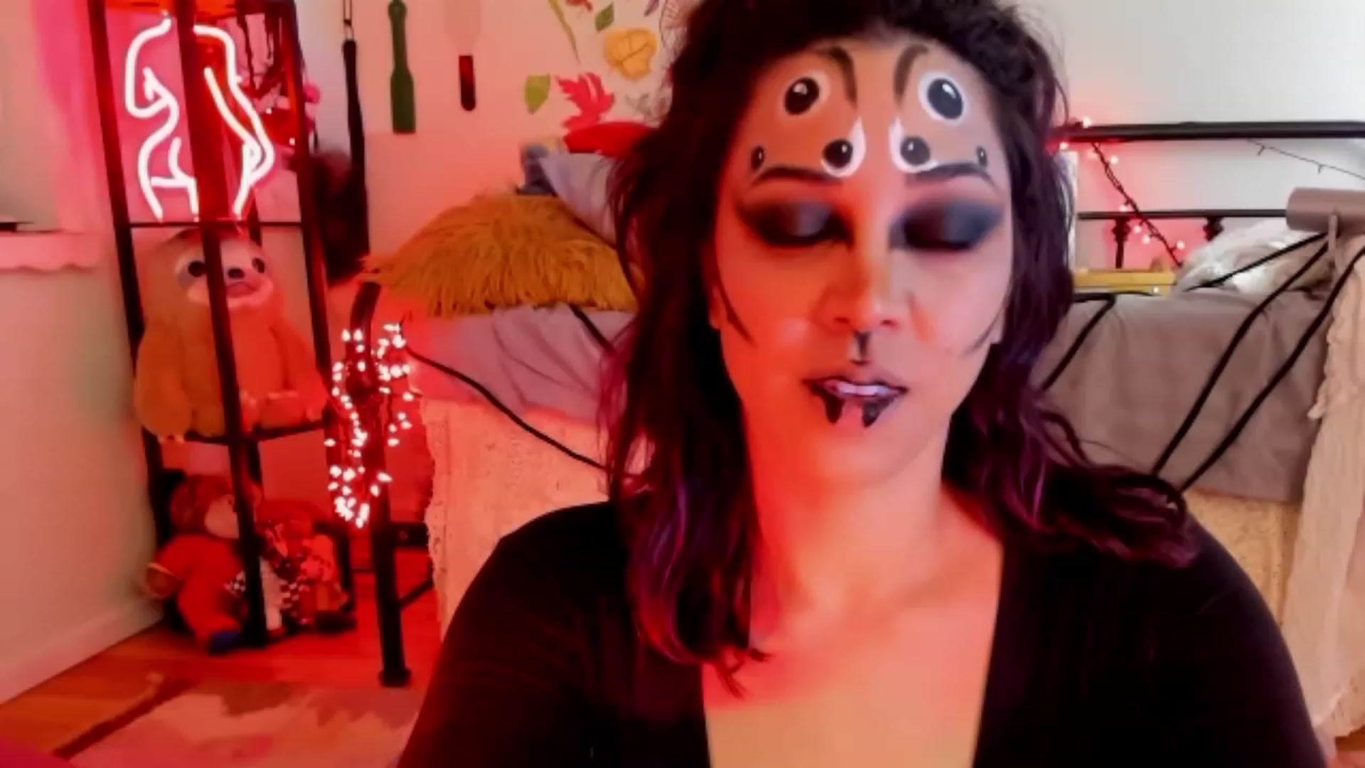 Gallery image thumbnail from KissingHigh's myfreecams stream on, 10/29/2023, 03:45 image 2 of 20
