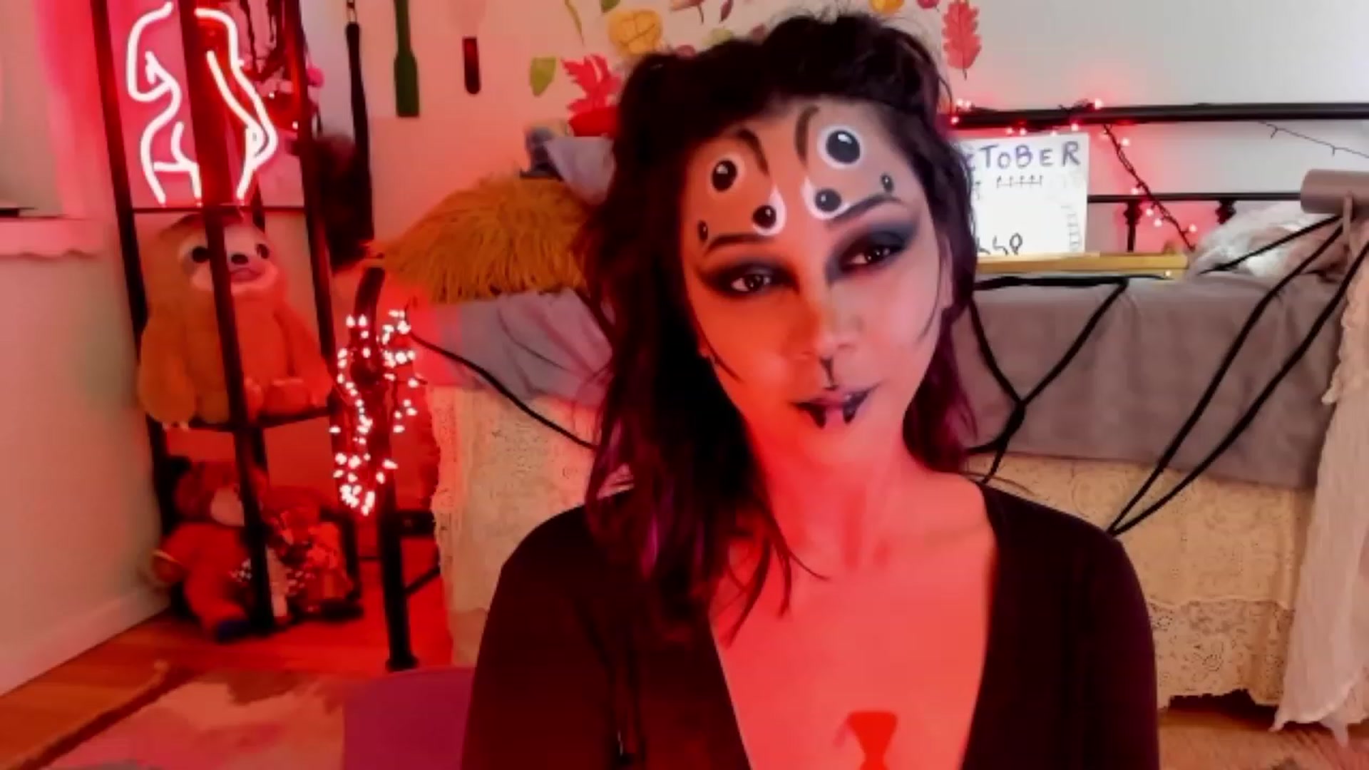 Gallery image thumbnail from KissingHigh's myfreecams stream on, 10/29/2023, 03:45 image 11 of 20