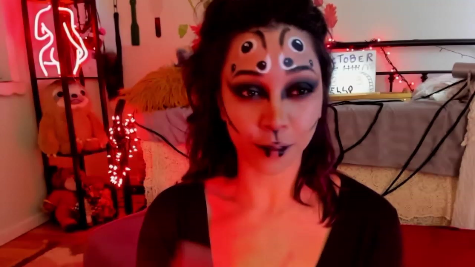 Gallery image thumbnail from KissingHigh's myfreecams stream on, 10/29/2023, 06:51 image 13 of 20