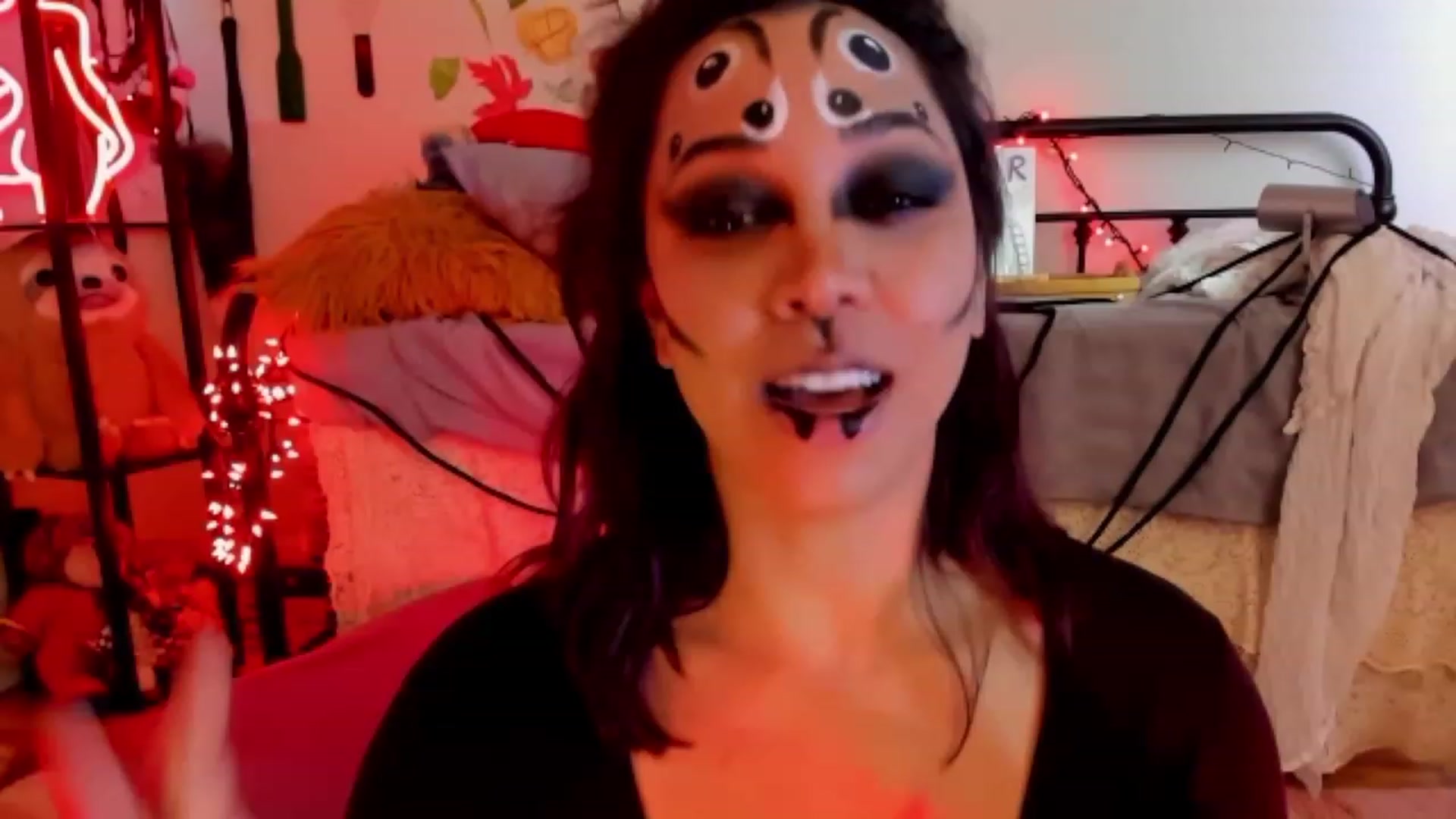 Gallery image thumbnail from KissingHigh's myfreecams stream on, 10/29/2023, 06:51 image 7 of 20