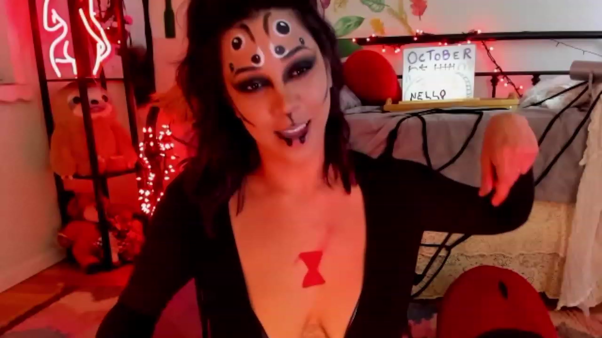 Gallery image thumbnail from KissingHigh's myfreecams stream on, 10/29/2023, 06:51 image 5 of 20