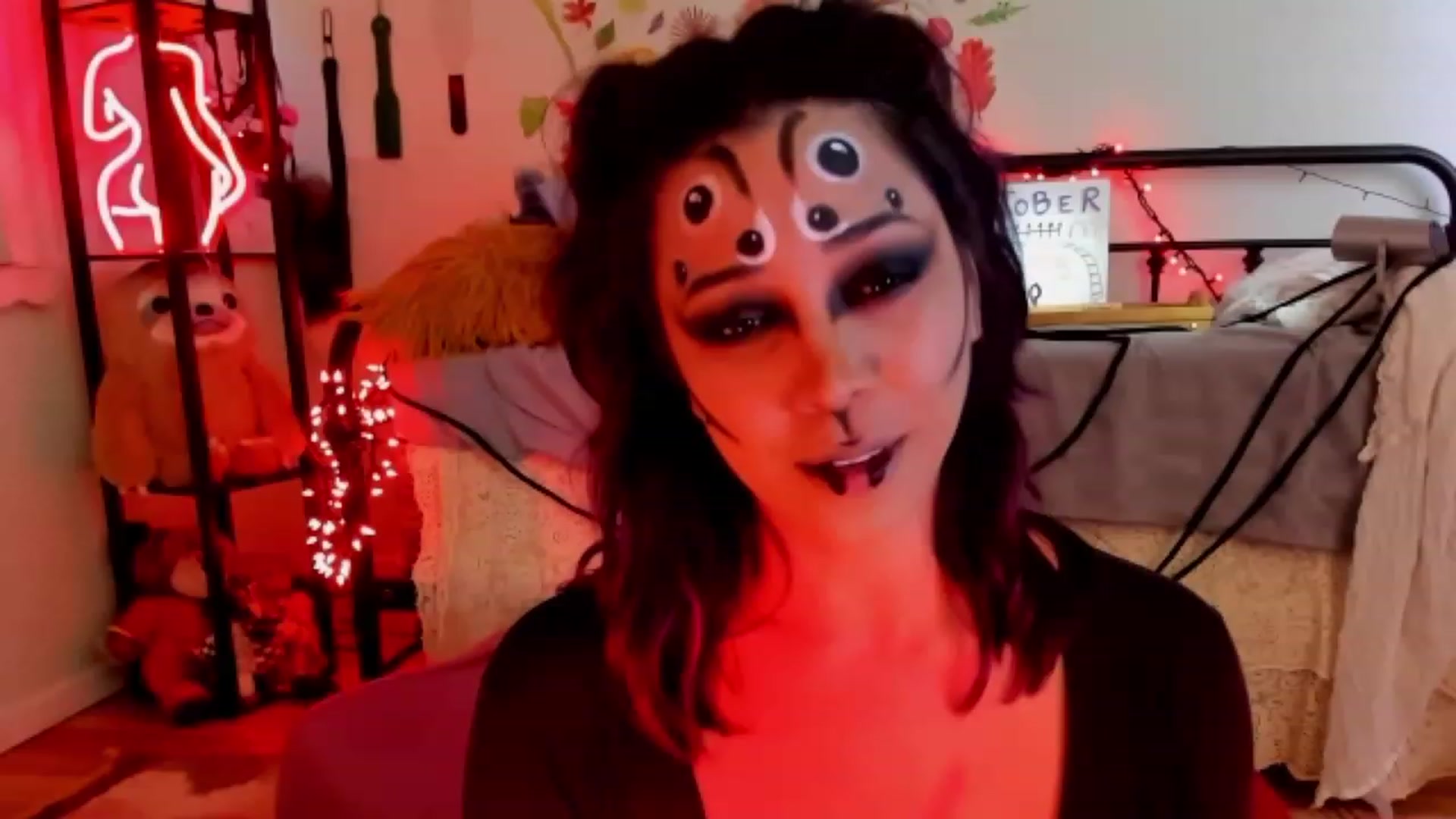 Gallery image thumbnail from KissingHigh's myfreecams stream on, 10/29/2023, 06:51 image 3 of 20