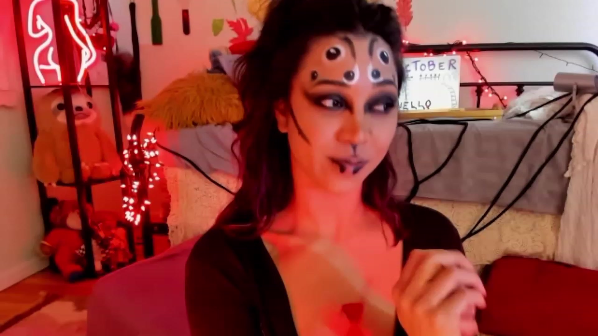 Gallery image thumbnail from KissingHigh's myfreecams stream on, 10/29/2023, 06:51 image 16 of 20