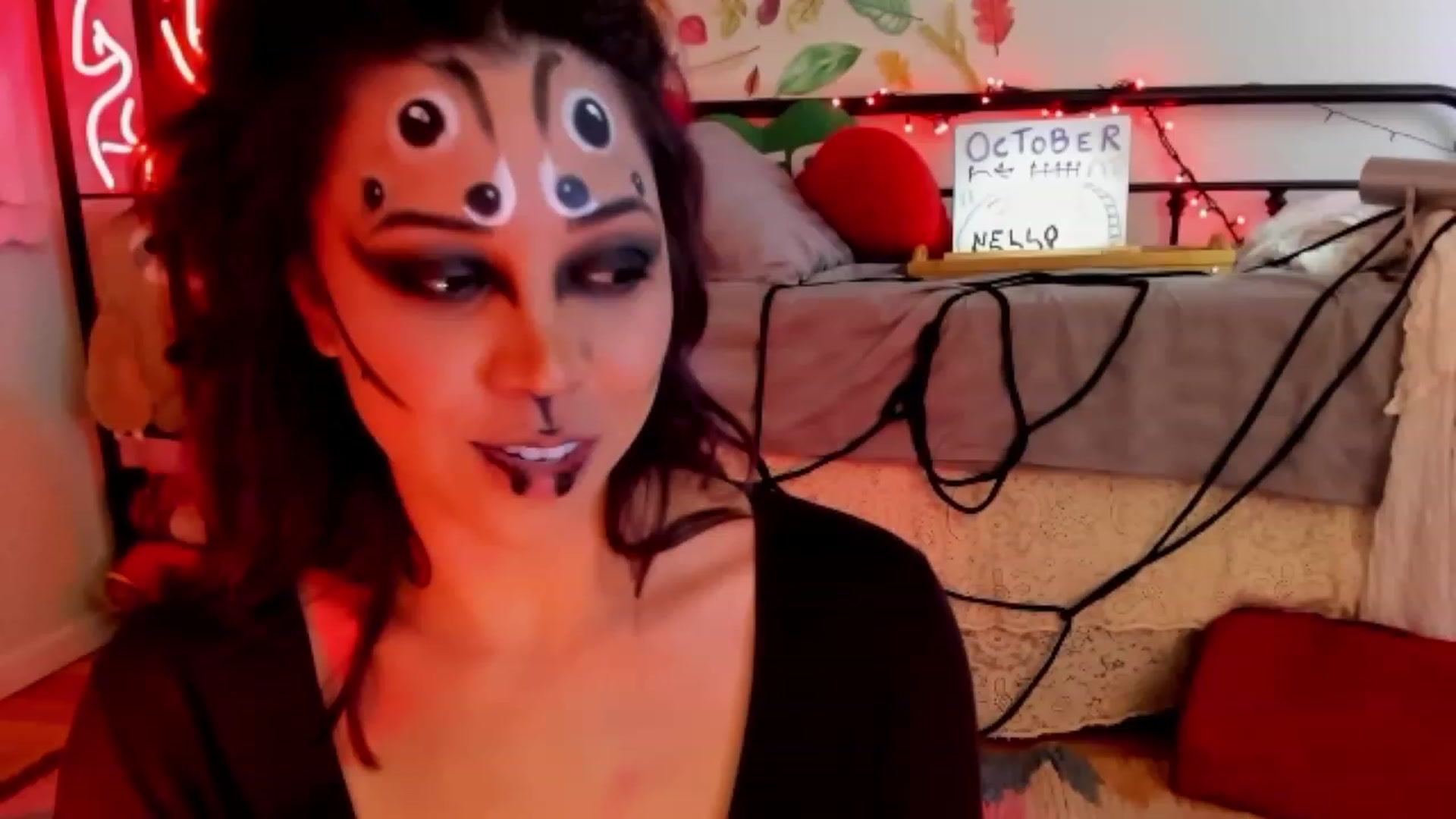 Gallery image thumbnail from KissingHigh's myfreecams stream on, 10/29/2023, 06:51 image 18 of 20
