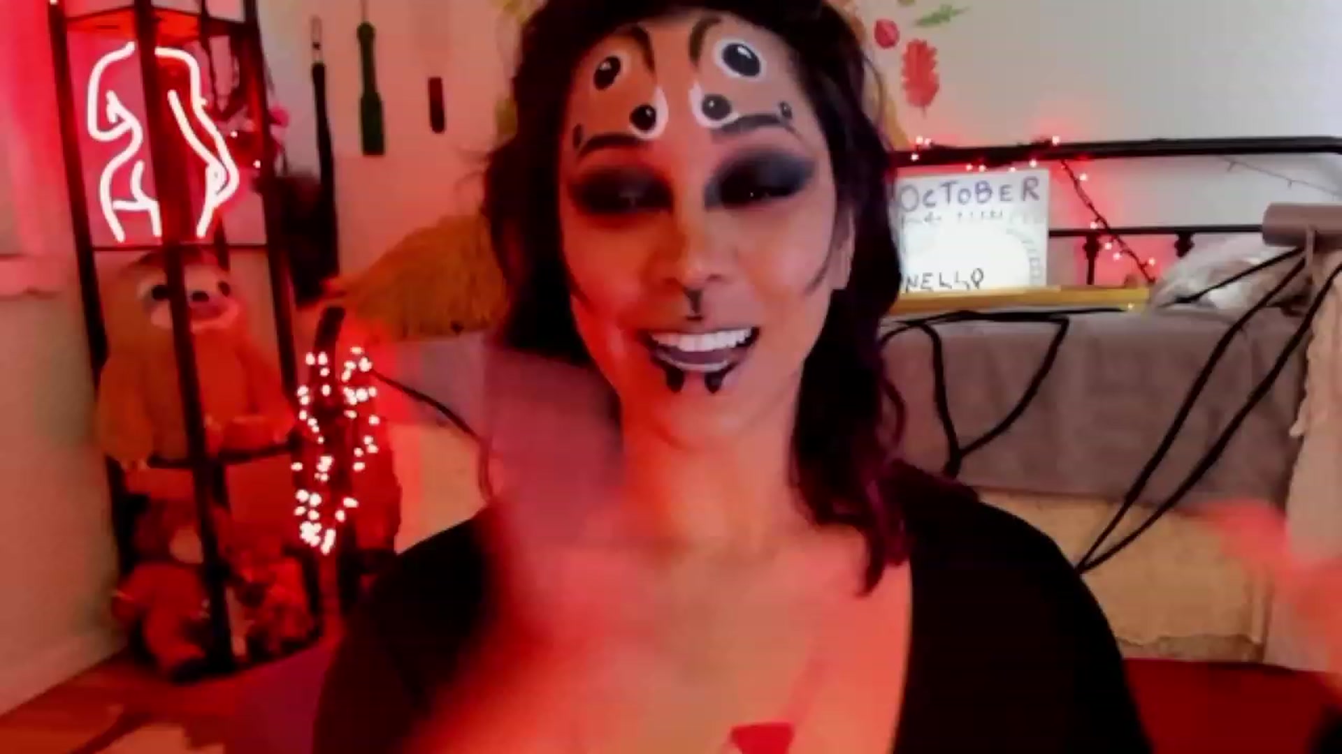 Gallery image thumbnail from KissingHigh's myfreecams stream on, 10/29/2023, 06:51 image 11 of 20