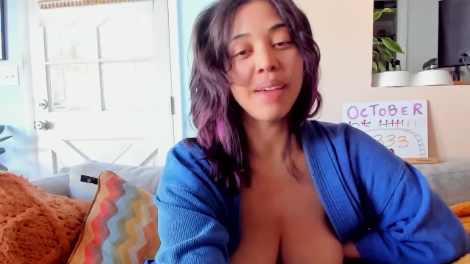 Gallery image thumbnail from KissingHigh's myfreecams stream on, 10/29/2023, 18:30 image 10 of 20