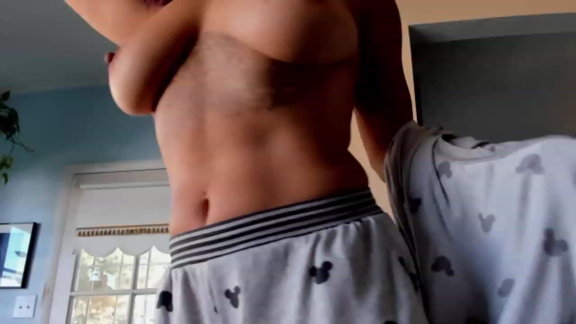 Gallery image thumbnail from KissingHigh's myfreecams stream on, 10/29/2023, 18:30 image 1 of 20