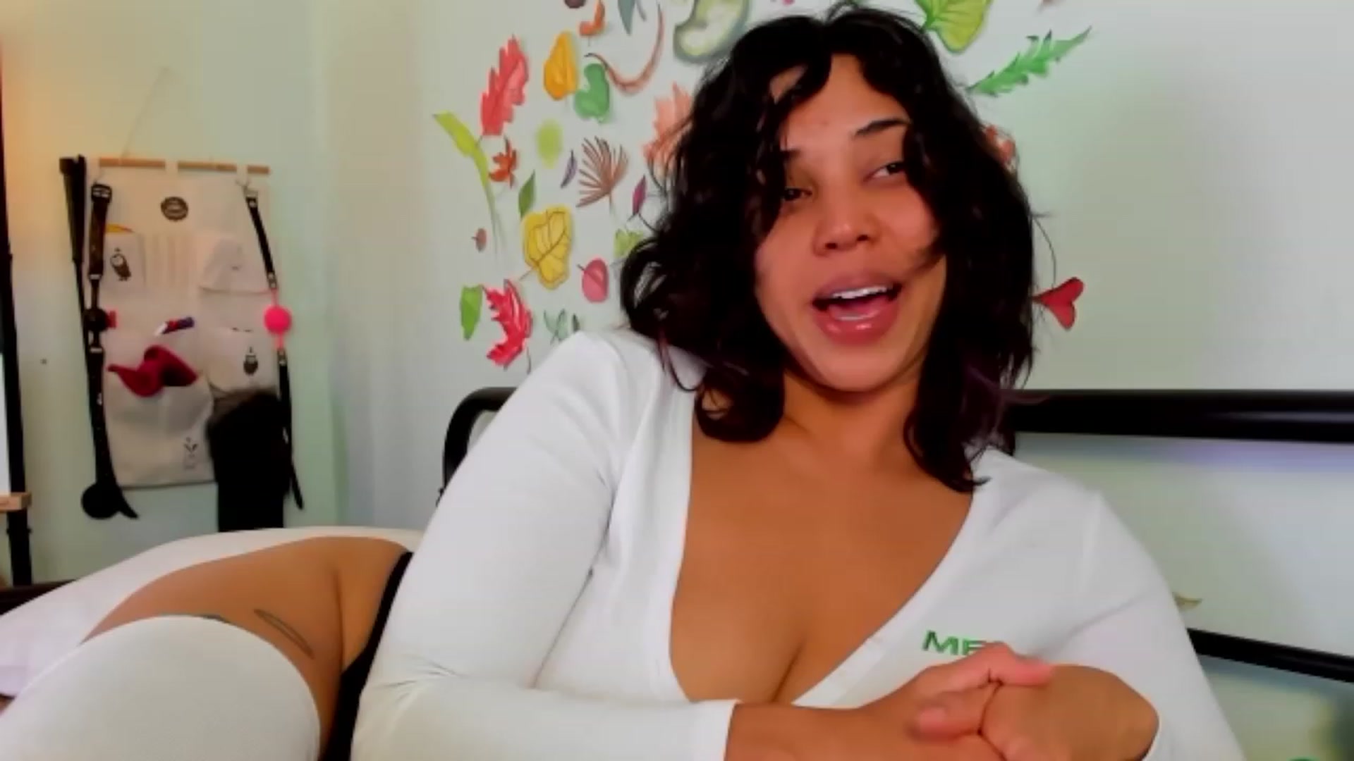 Gallery image thumbnail from KissingHigh's myfreecams stream on, 11/19/2023, 04:44 image 15 of 20