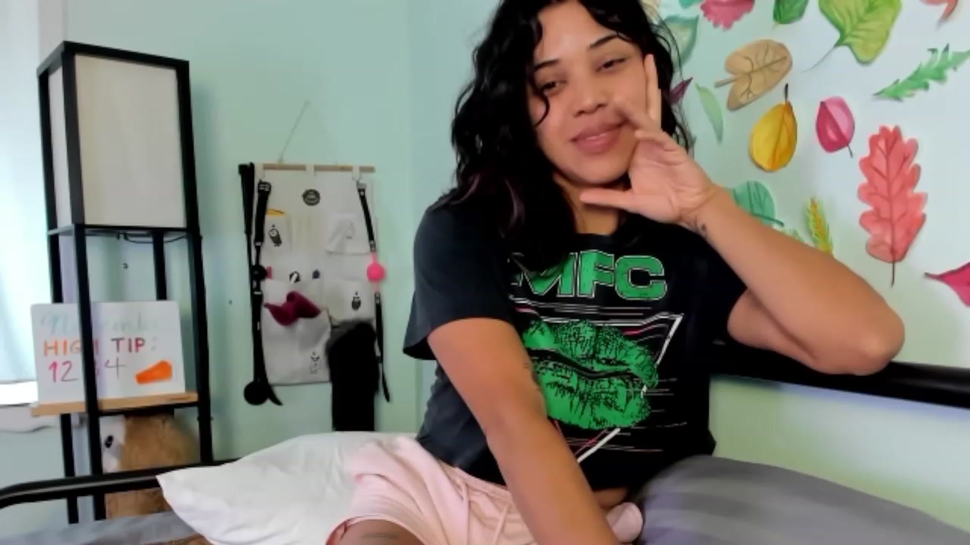 Gallery image thumbnail from KissingHigh's myfreecams stream on, 11/19/2023, 20:33 image 3 of 20