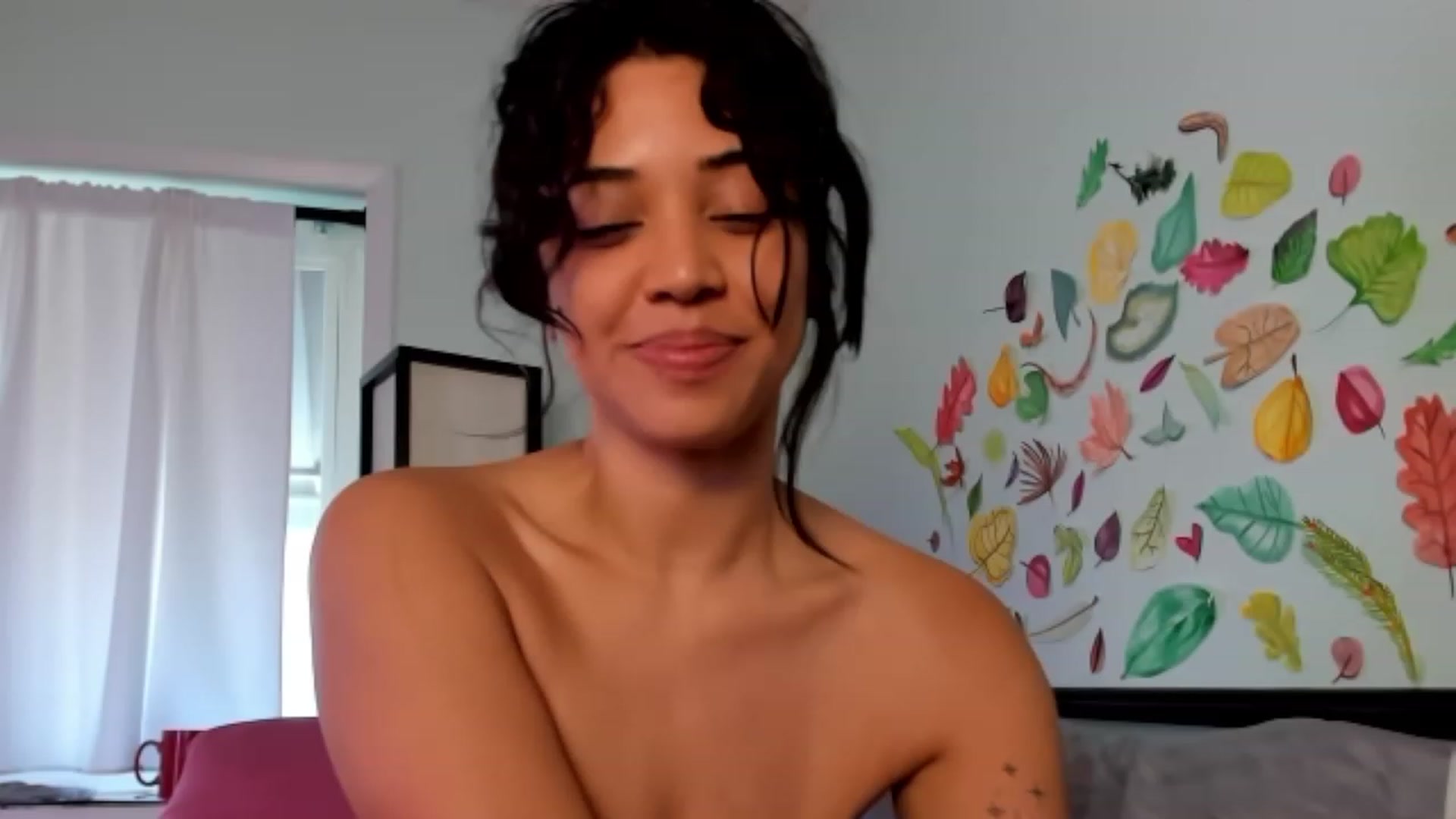 Gallery image thumbnail from KissingHigh's myfreecams stream on, 11/26/2023, 19:55 image 3 of 20