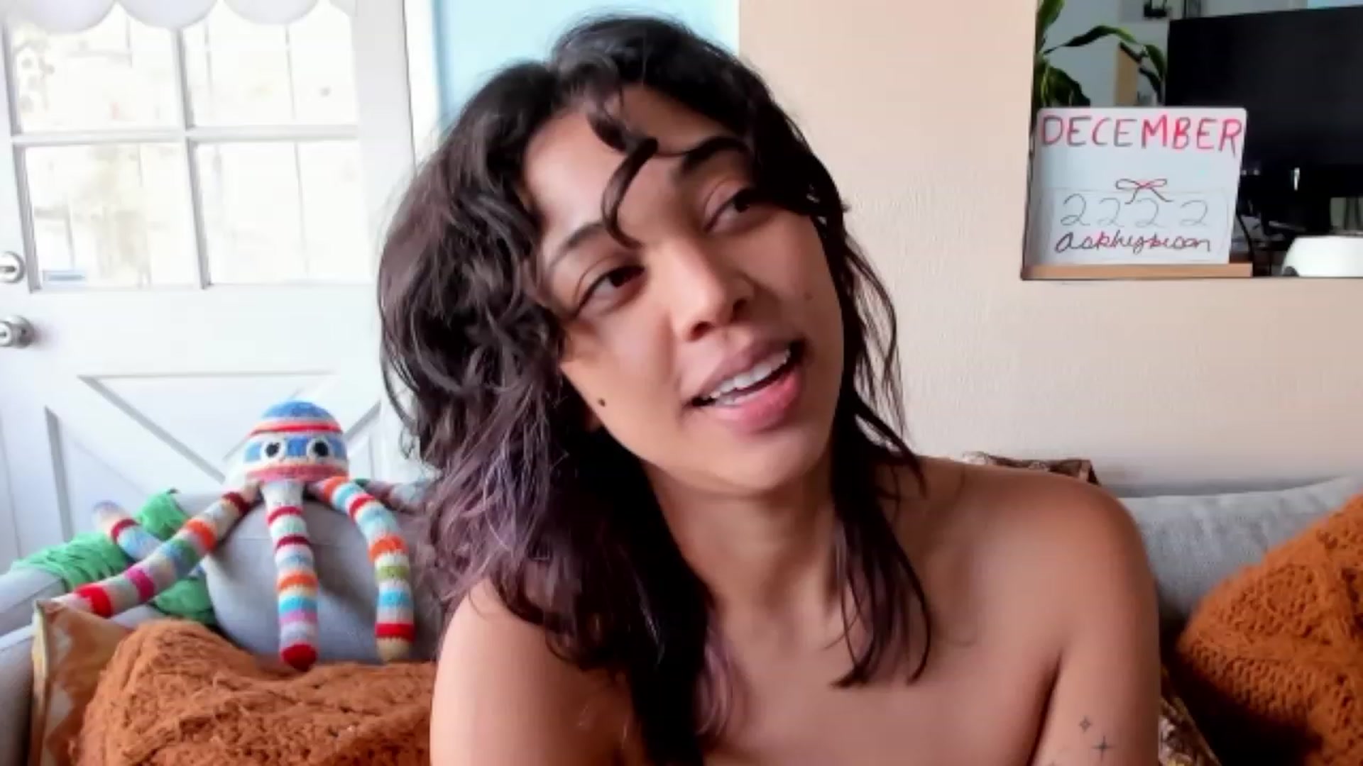 Gallery image thumbnail from KissingHigh's myfreecams stream on, 12/03/2023, 18:43 image 6 of 20