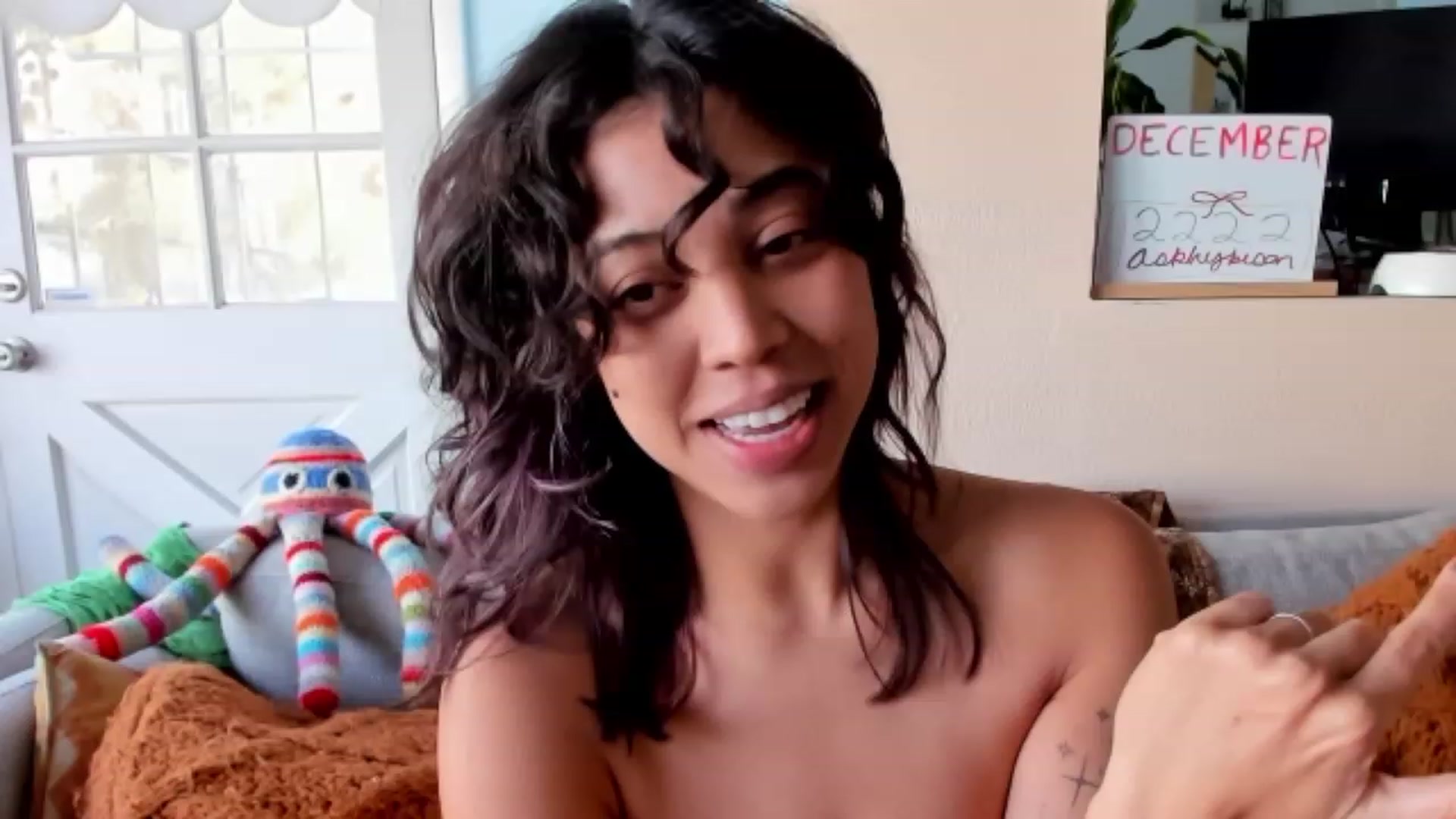 Gallery image thumbnail from KissingHigh's myfreecams stream on, 12/03/2023, 18:43 image 4 of 20