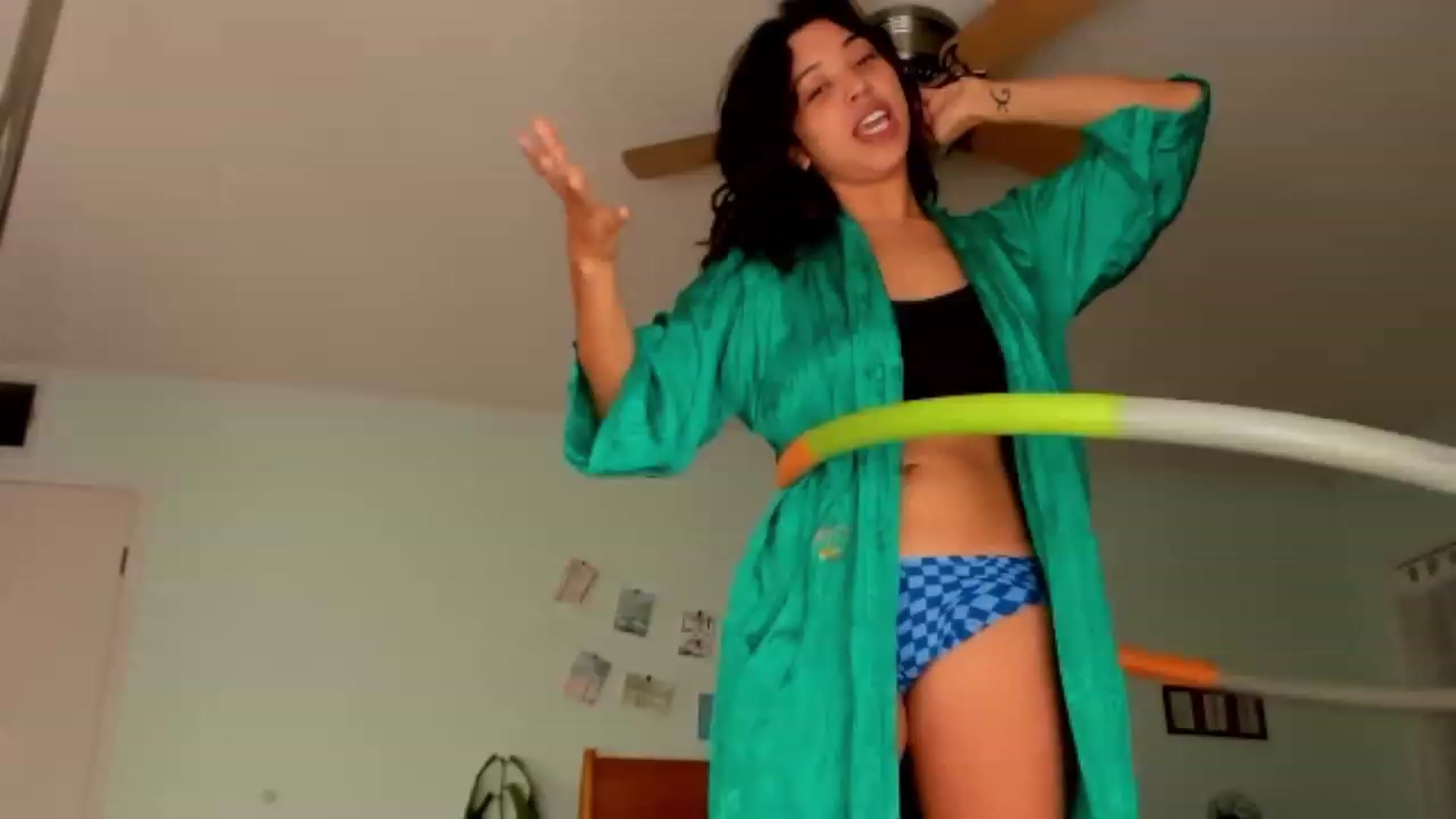 Gallery image thumbnail from KissingHigh's myfreecams stream on, 12/08/2023, 18:41 image 7 of 20