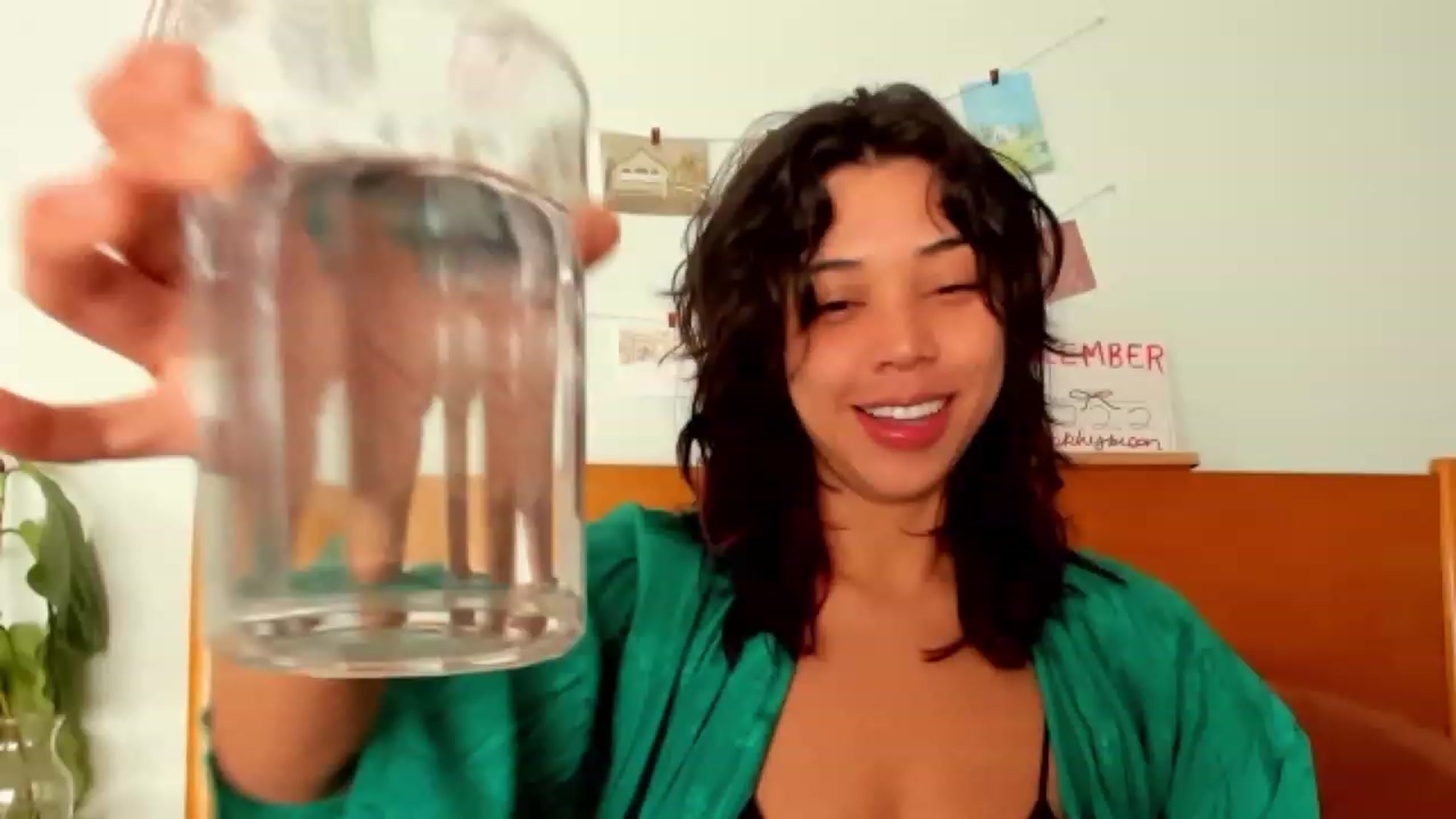 Gallery image thumbnail from KissingHigh's myfreecams stream on, 12/08/2023, 18:41 image 1 of 20