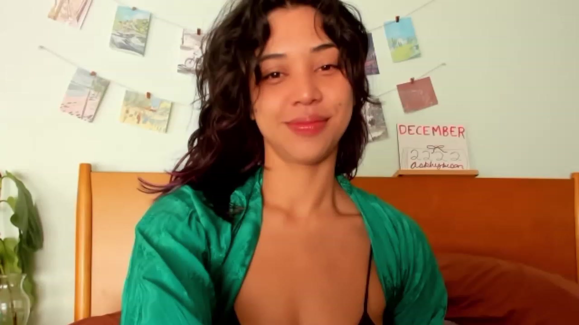 Gallery image thumbnail from KissingHigh's myfreecams stream on, 12/08/2023, 18:41 image 2 of 20