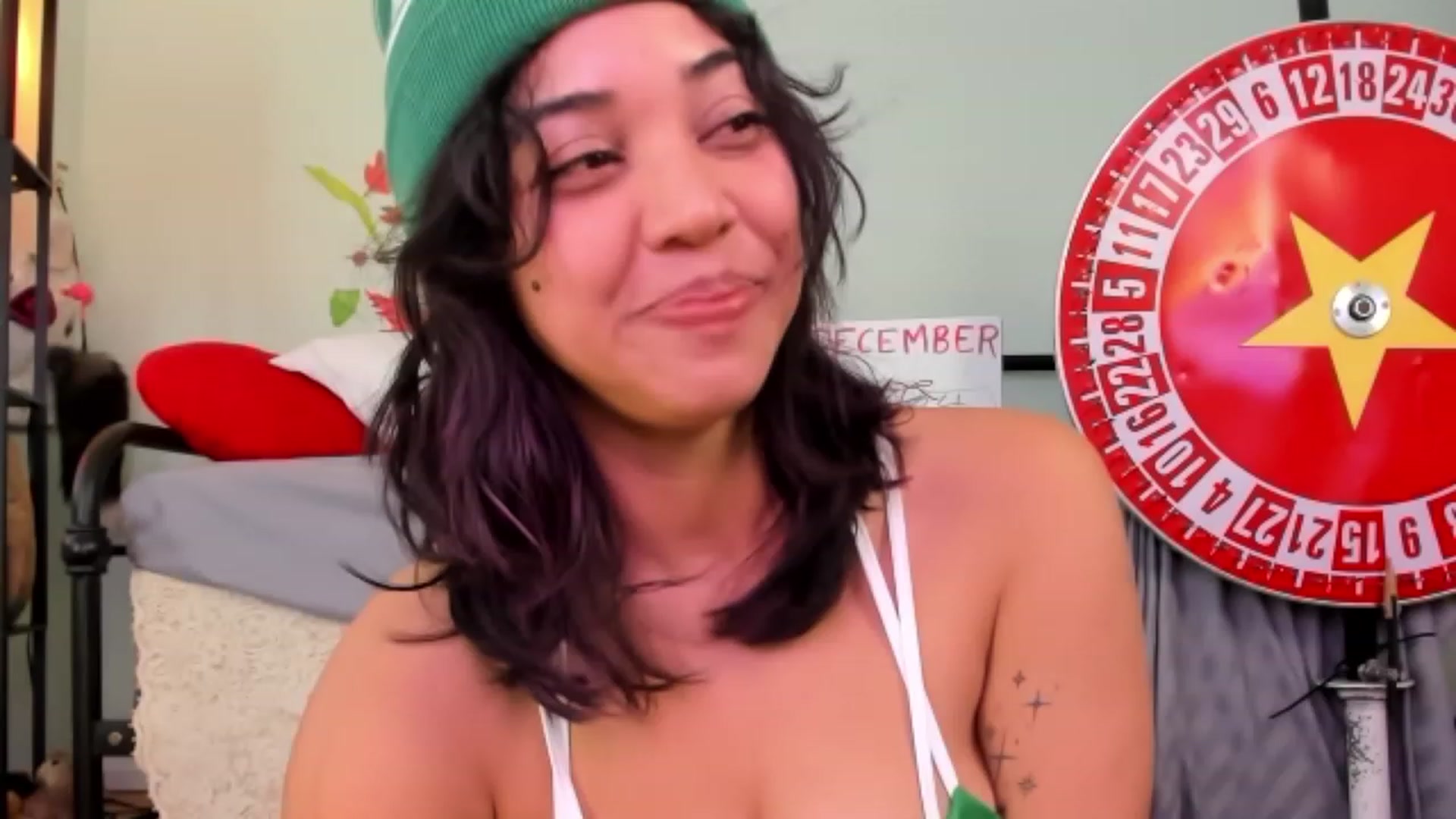 Gallery image thumbnail from KissingHigh's myfreecams stream on, 12/15/2023, 19:48 image 4 of 20