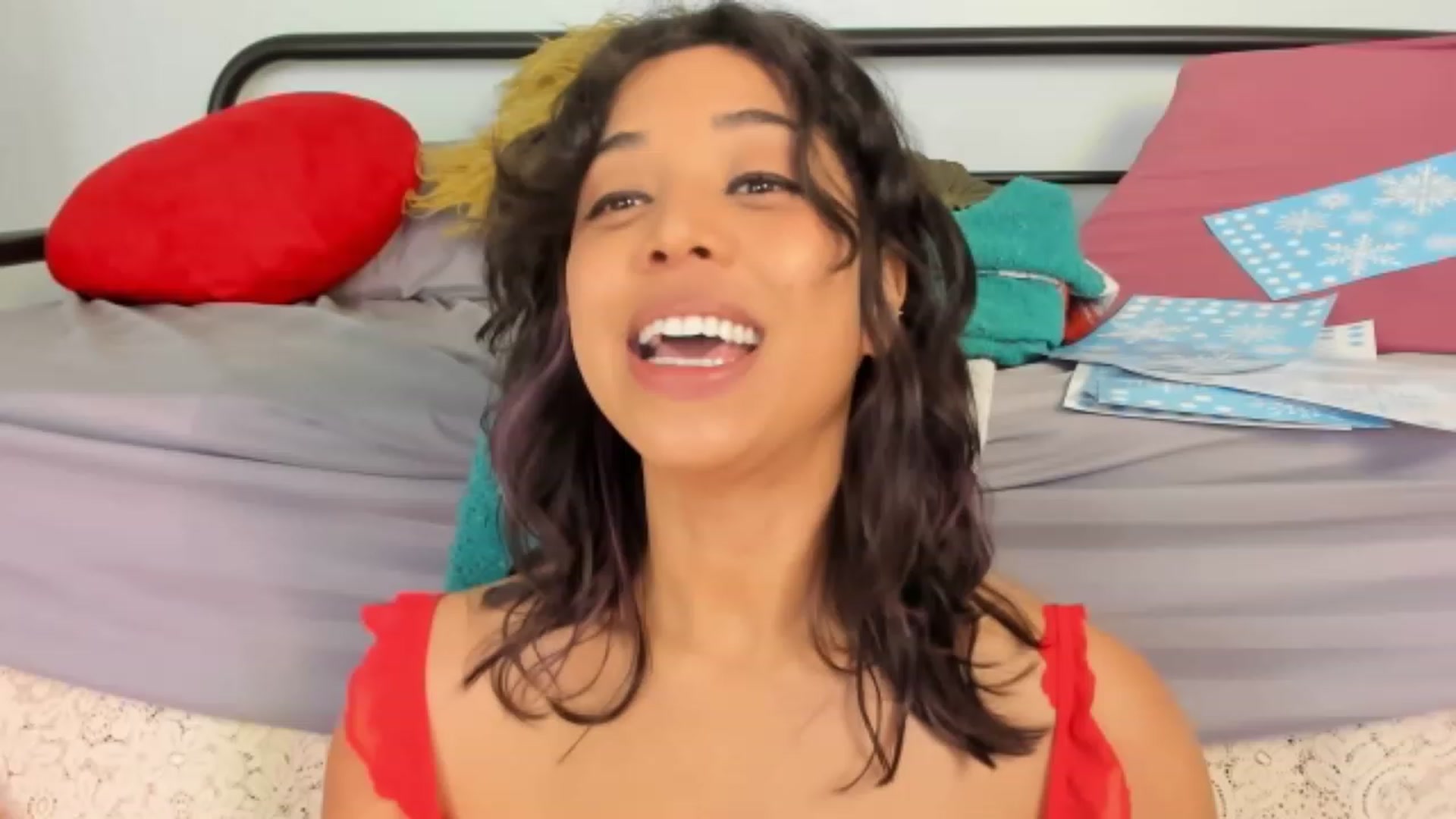 Gallery image thumbnail from KissingHigh's myfreecams stream on, 12/22/2023, 24:49 image 6 of 20