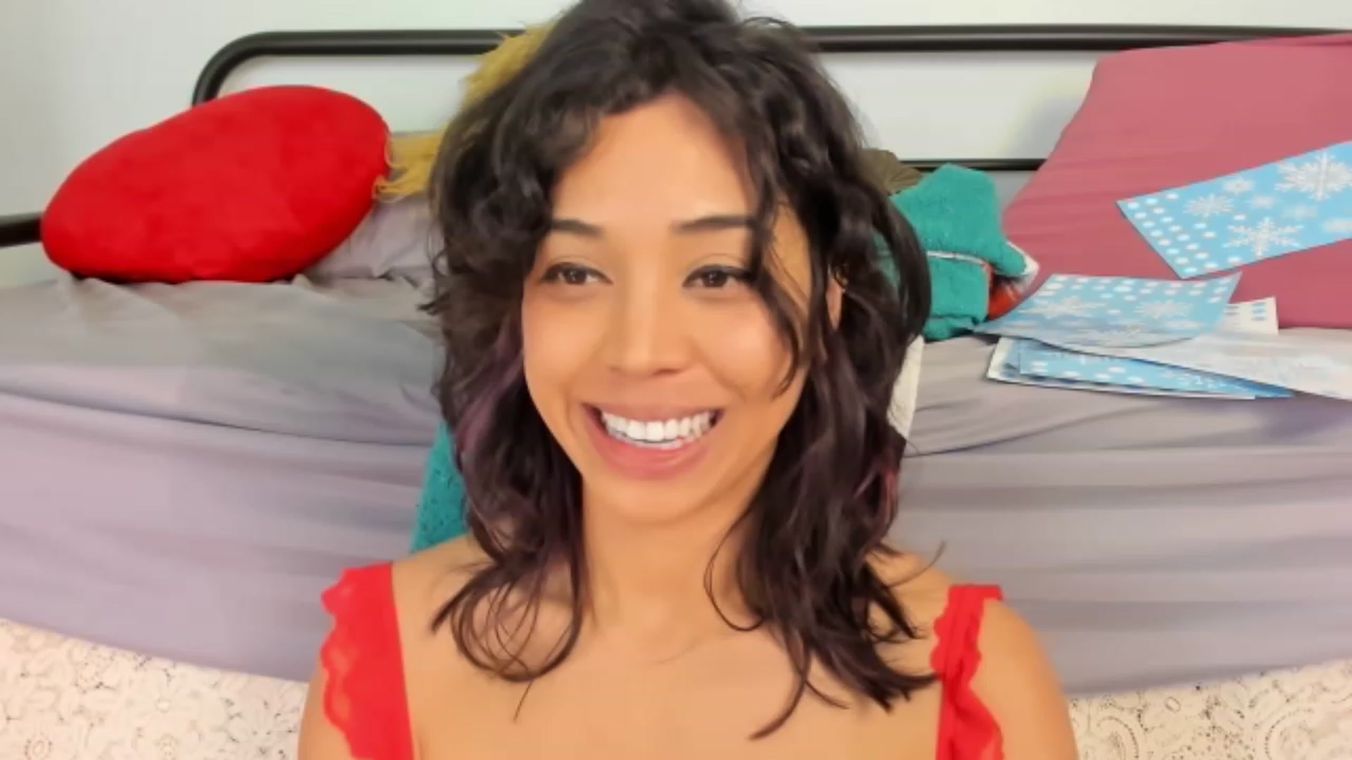 Gallery image thumbnail from KissingHigh's myfreecams stream on, 12/22/2023, 24:49 image 5 of 20