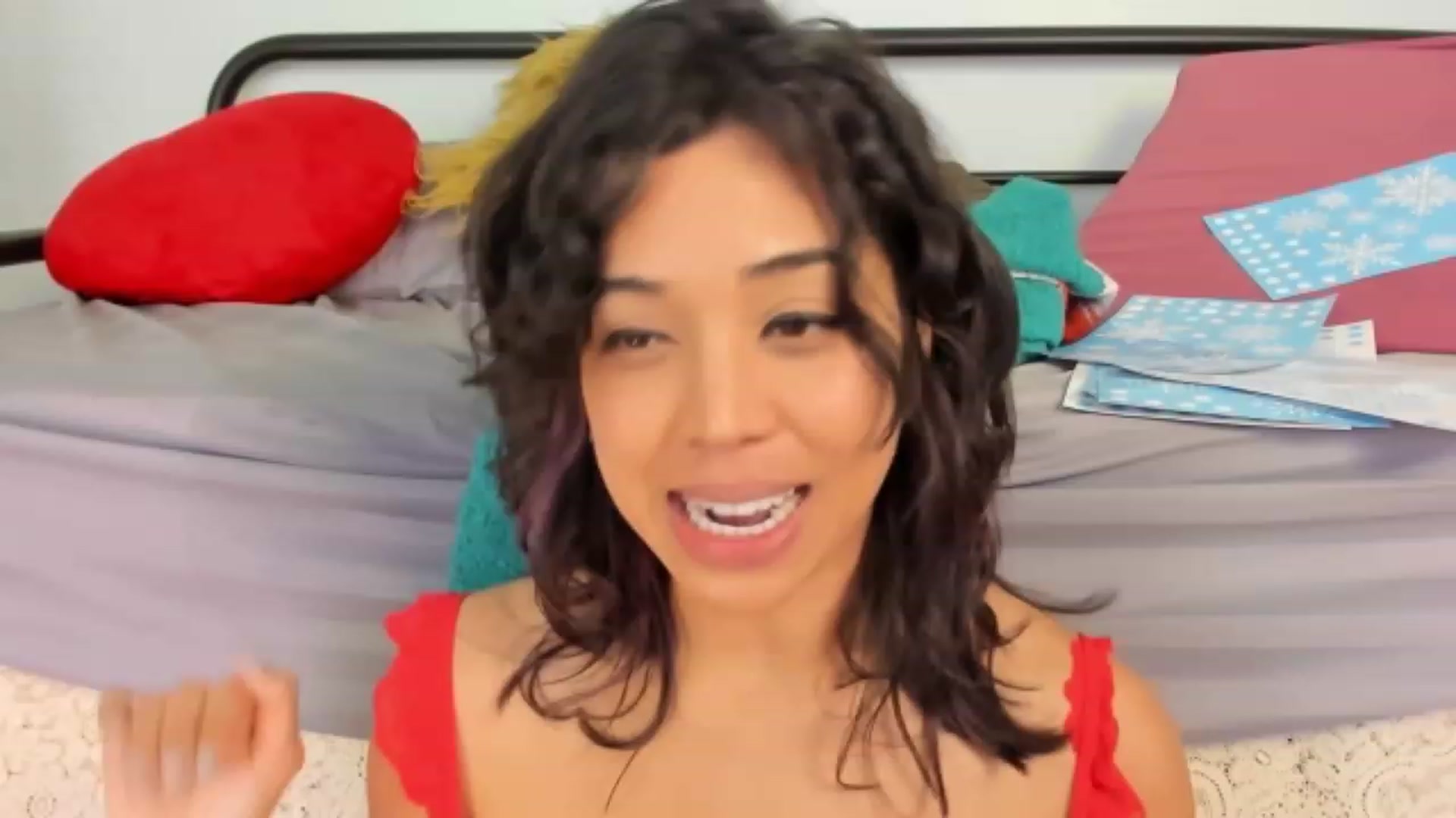 Gallery image thumbnail from KissingHigh's myfreecams stream on, 12/22/2023, 24:49 image 7 of 20