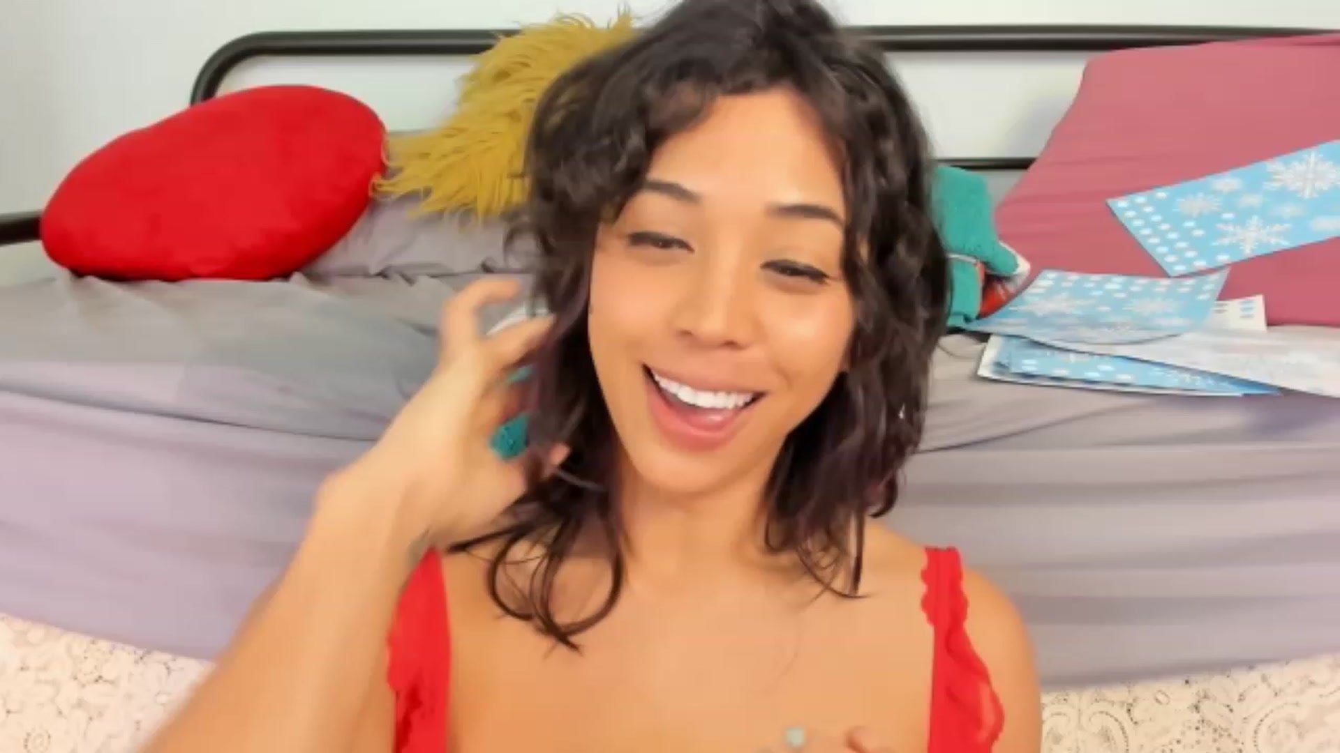 Gallery image thumbnail from KissingHigh's myfreecams stream on, 12/22/2023, 24:49 image 3 of 20