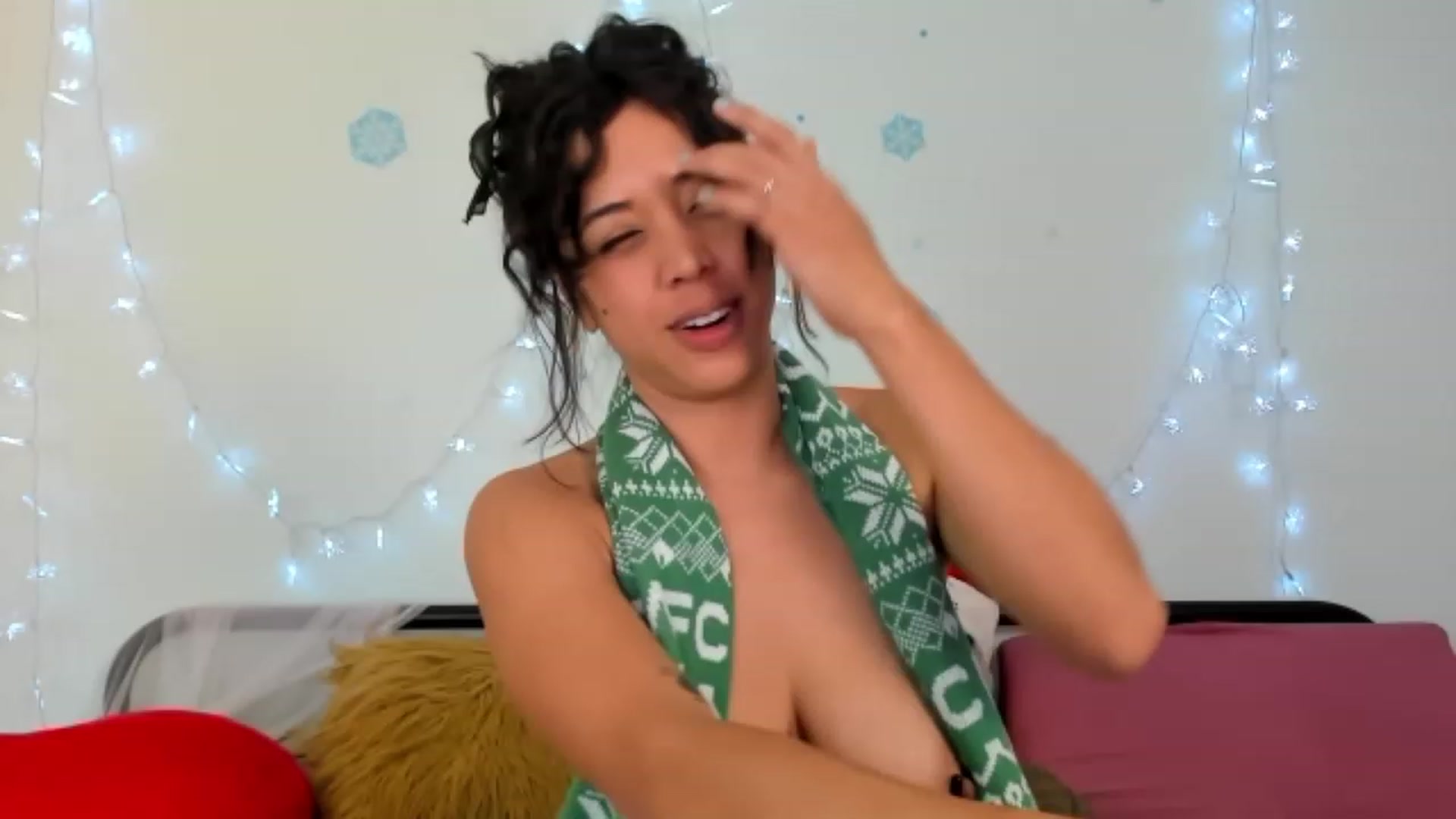 Gallery image thumbnail from KissingHigh's myfreecams stream on, 12/22/2023, 19:46 image 9 of 20