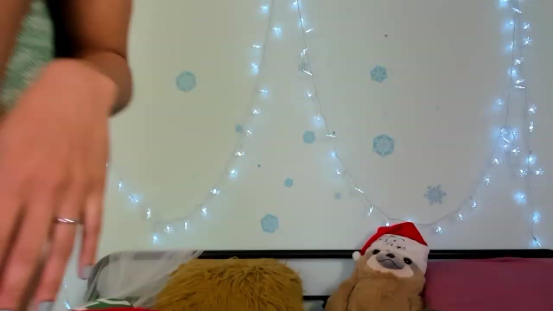 Gallery image thumbnail from KissingHigh's myfreecams stream on, 12/22/2023, 19:46 image 5 of 20
