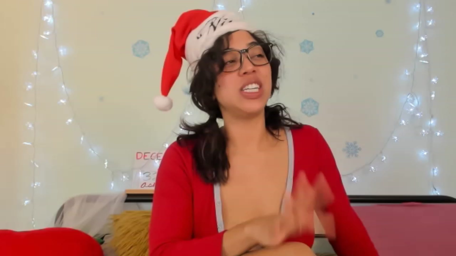 Gallery image thumbnail from KissingHigh's myfreecams stream on, 12/24/2023, 18:40 image 16 of 20