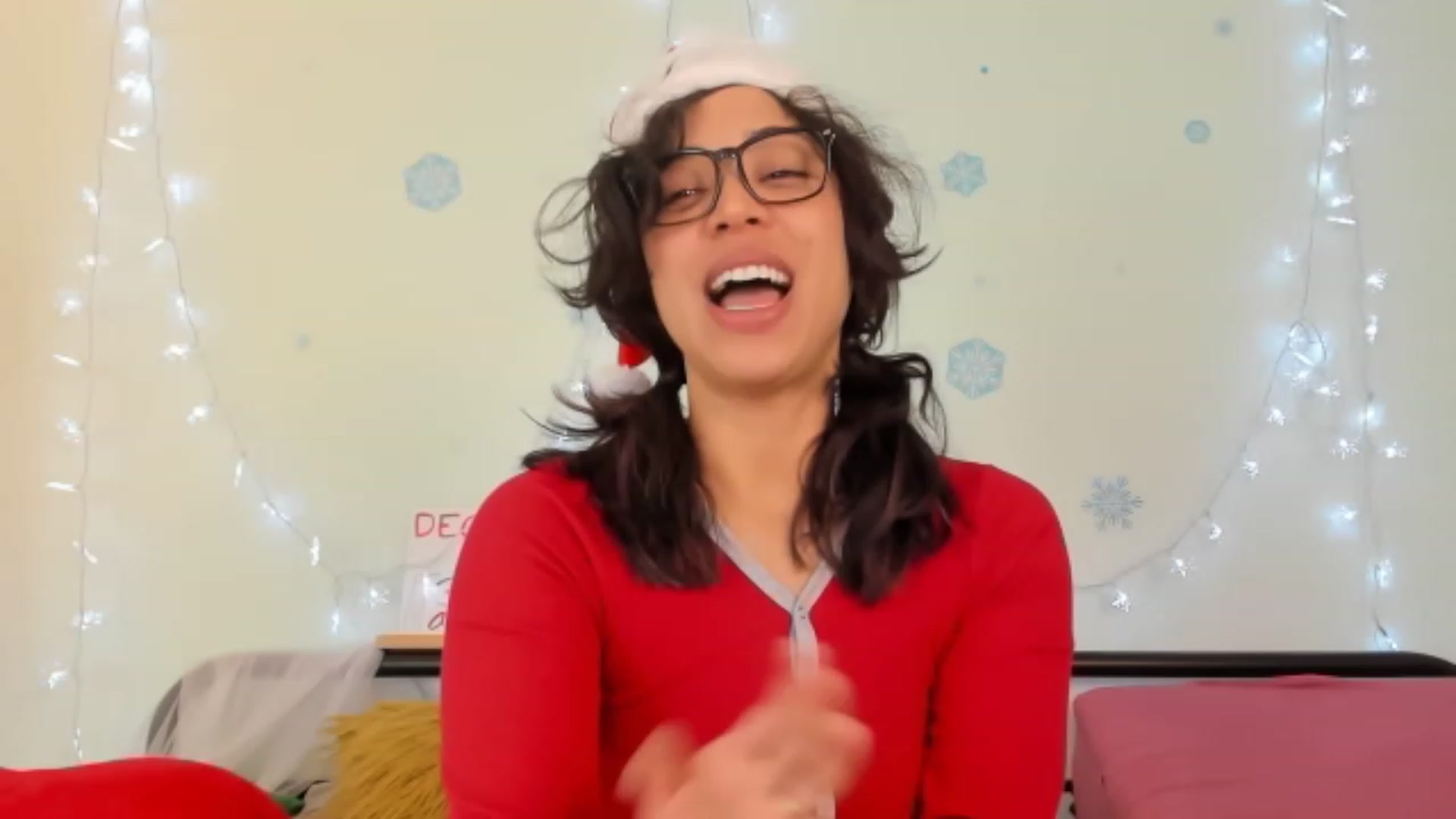 Gallery image thumbnail from KissingHigh's myfreecams stream on, 12/24/2023, 18:40 image 7 of 20