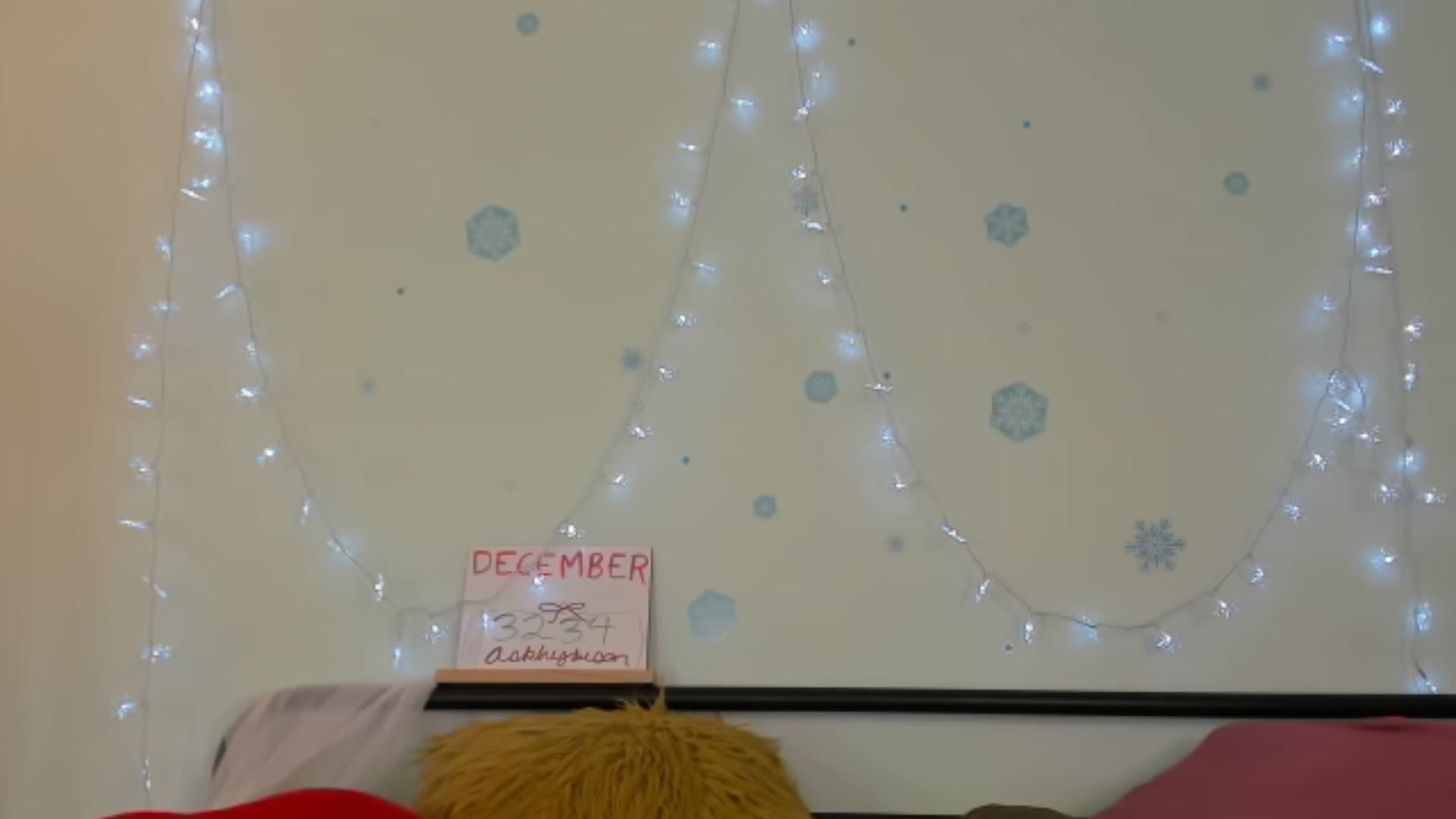 Gallery image thumbnail from KissingHigh's myfreecams stream on, 12/24/2023, 19:44 image 5 of 20