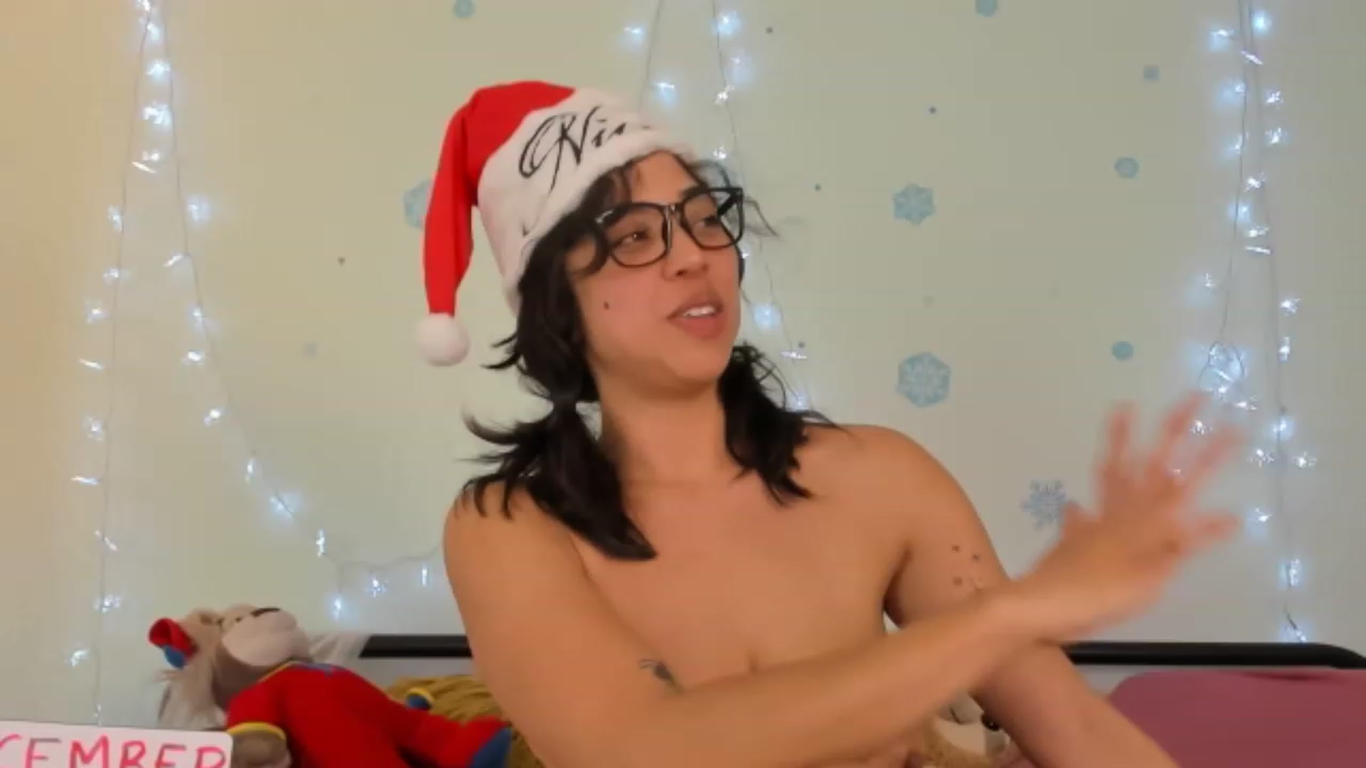 Gallery image thumbnail from KissingHigh's myfreecams stream on, 12/24/2023, 20:18 image 9 of 20