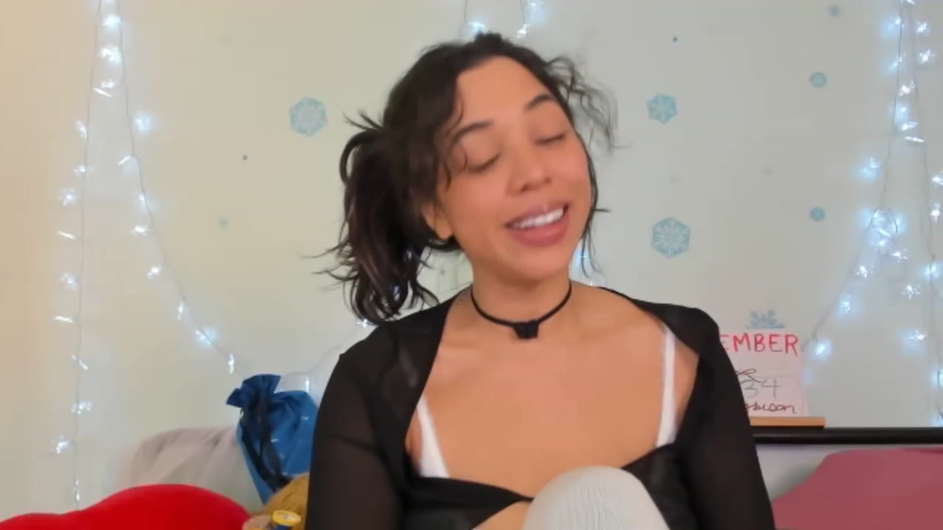 Gallery image thumbnail from KissingHigh's myfreecams stream on, 12/29/2023, 04:17 image 11 of 20