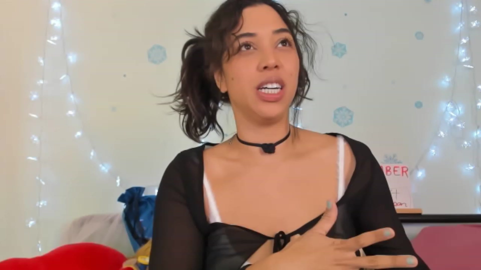 Gallery image thumbnail from KissingHigh's myfreecams stream on, 12/29/2023, 04:17 image 4 of 20