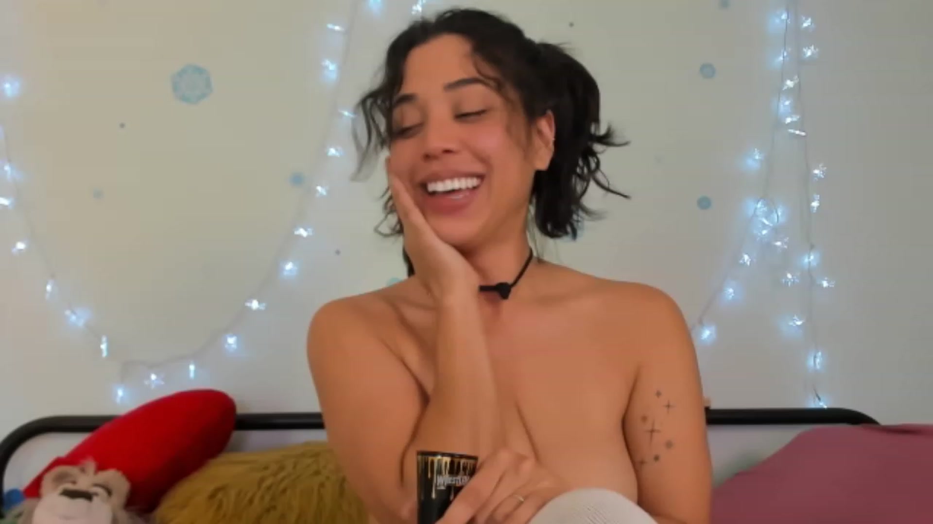 Gallery image thumbnail from KissingHigh's myfreecams stream on, 12/29/2023, 07:59 image 11 of 20