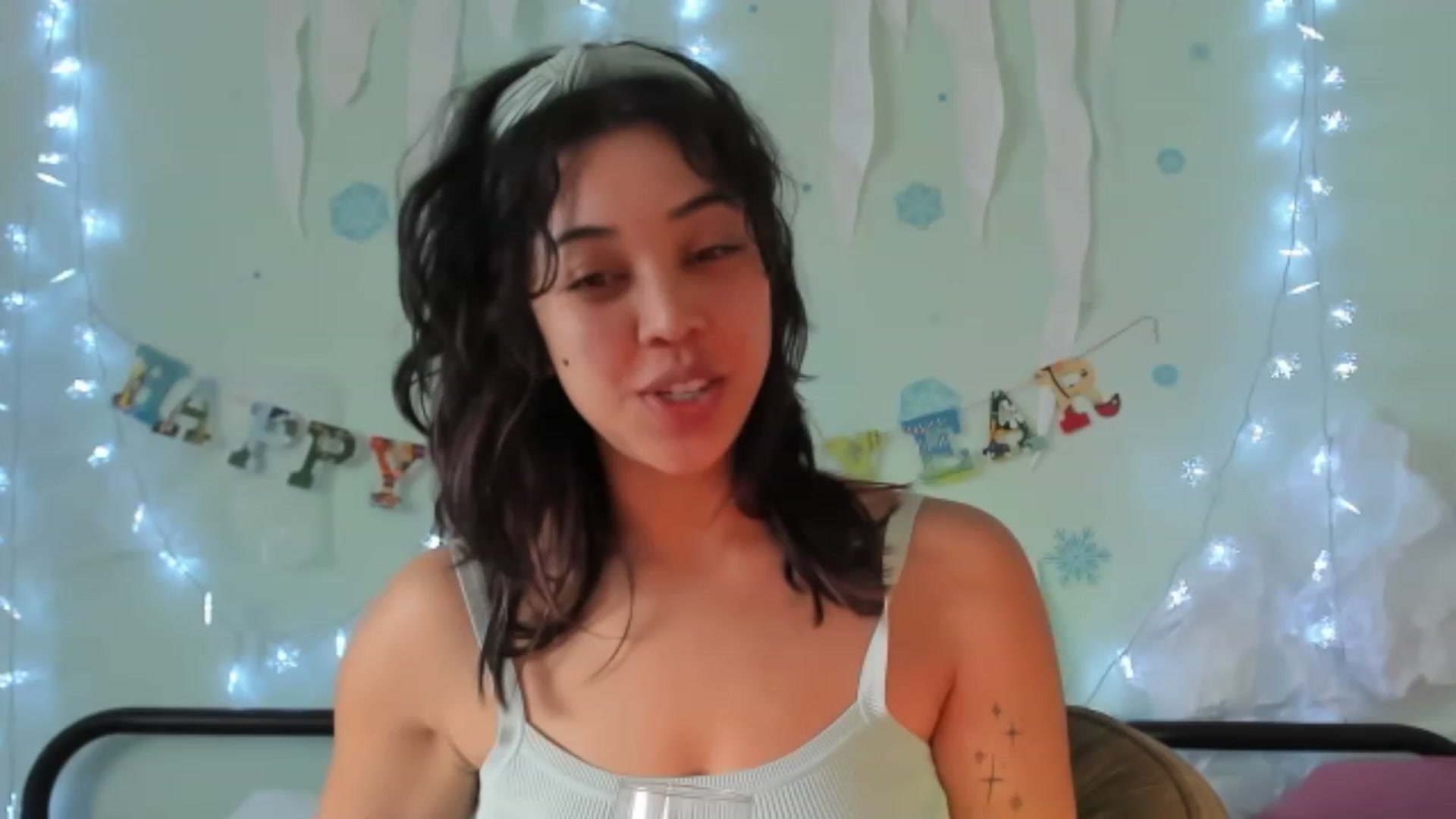 Gallery image thumbnail from KissingHigh's myfreecams stream on, 01/07/2024, 19:15 image 11 of 20