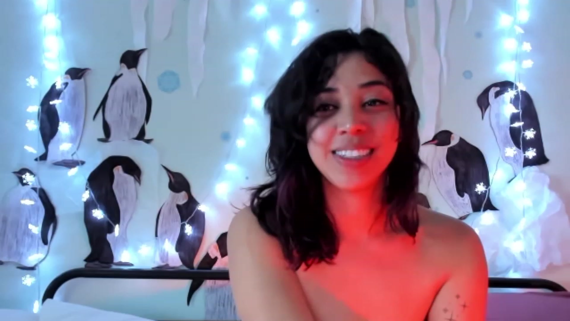 Gallery image thumbnail from KissingHigh's myfreecams stream on, 01/12/2024, 24:20 image 18 of 20
