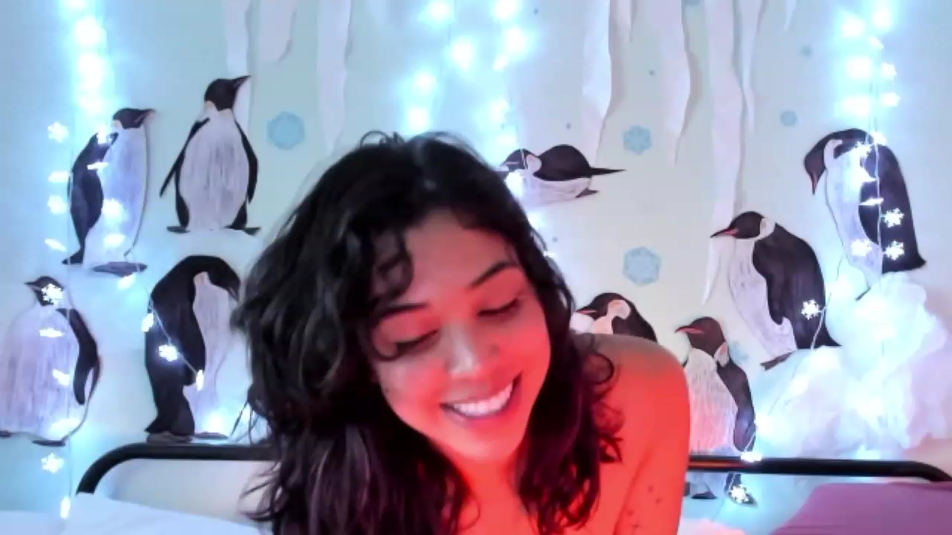 Gallery image thumbnail from KissingHigh's myfreecams stream on, 01/12/2024, 24:20 image 15 of 20