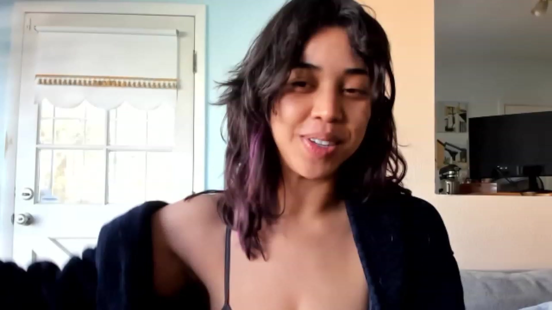 Gallery image thumbnail from KissingHigh's myfreecams stream on, 01/14/2024, 18:31 image 8 of 20