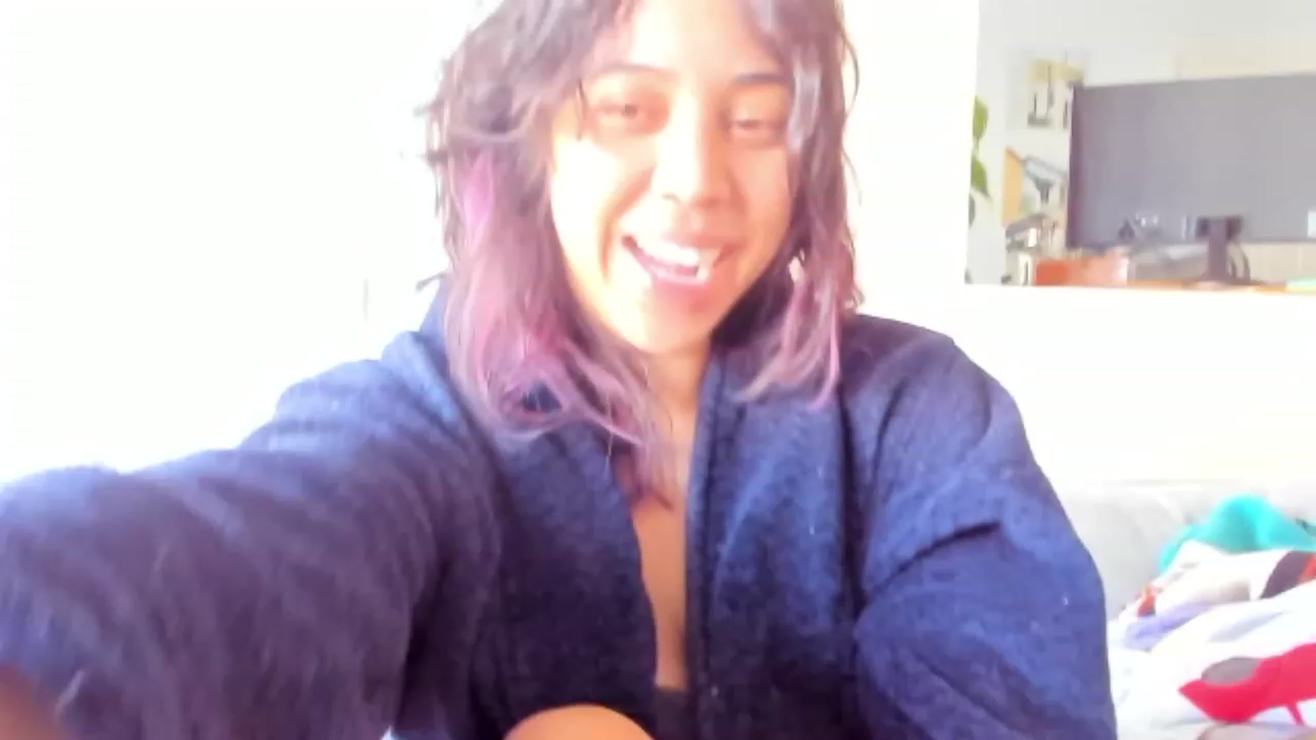 Gallery image thumbnail from KissingHigh's myfreecams stream on, 01/14/2024, 18:31 image 15 of 20