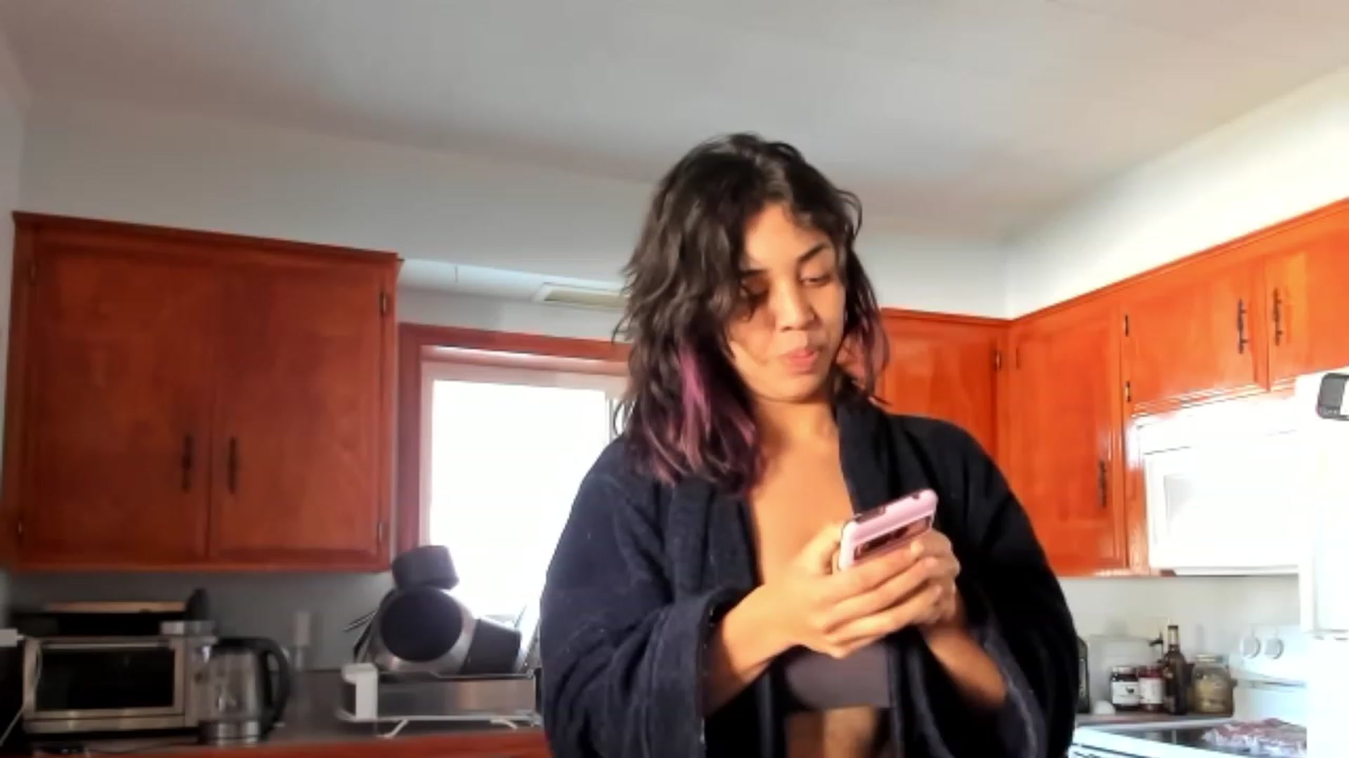 Gallery image thumbnail from KissingHigh's myfreecams stream on, 01/14/2024, 18:31 image 1 of 20